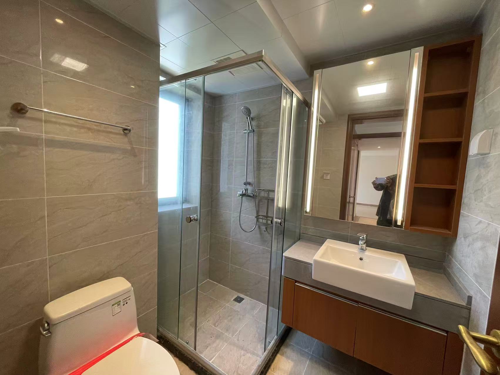 恒大美丽沙天瑞湾 3室2厅2卫 3500.0元/月 恒大美丽沙天瑞湾 3室2厅2卫 3500.0元/月室内图