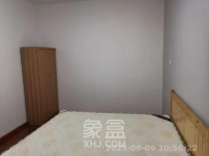 爵世名邸东湖（东湖壹号企业总部基地）  4室2厅1卫   2400.00元/月室内图