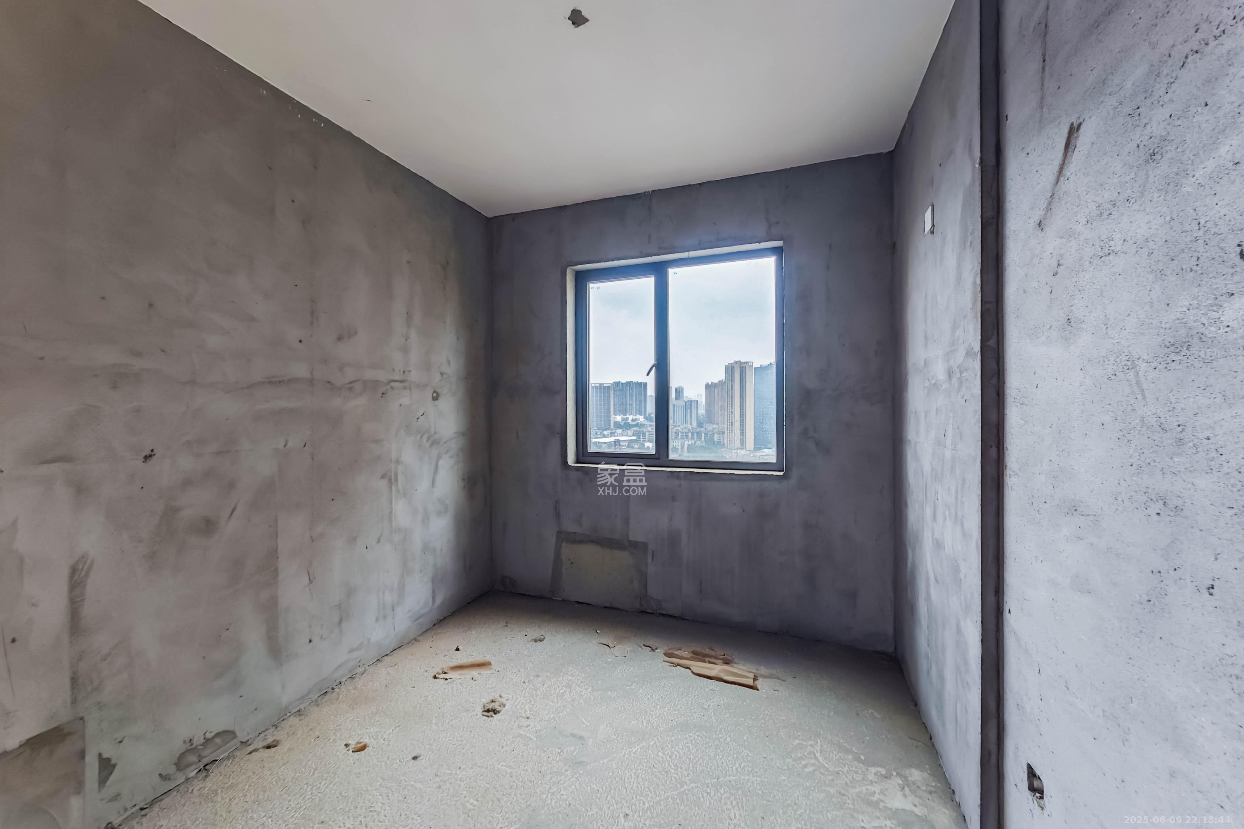 和立星雅苑 4室2厅2卫 149.0万 和立星雅苑 4室2厅2卫 149.0万其他