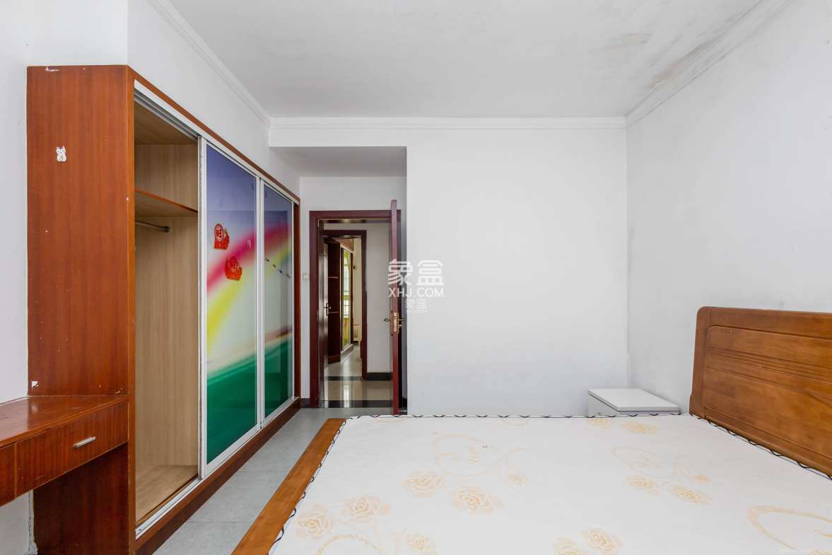 紫东苑(星沙) 4室2厅2卫 46.0万 紫东苑(星沙) 4室2厅2卫 46.0万卧室