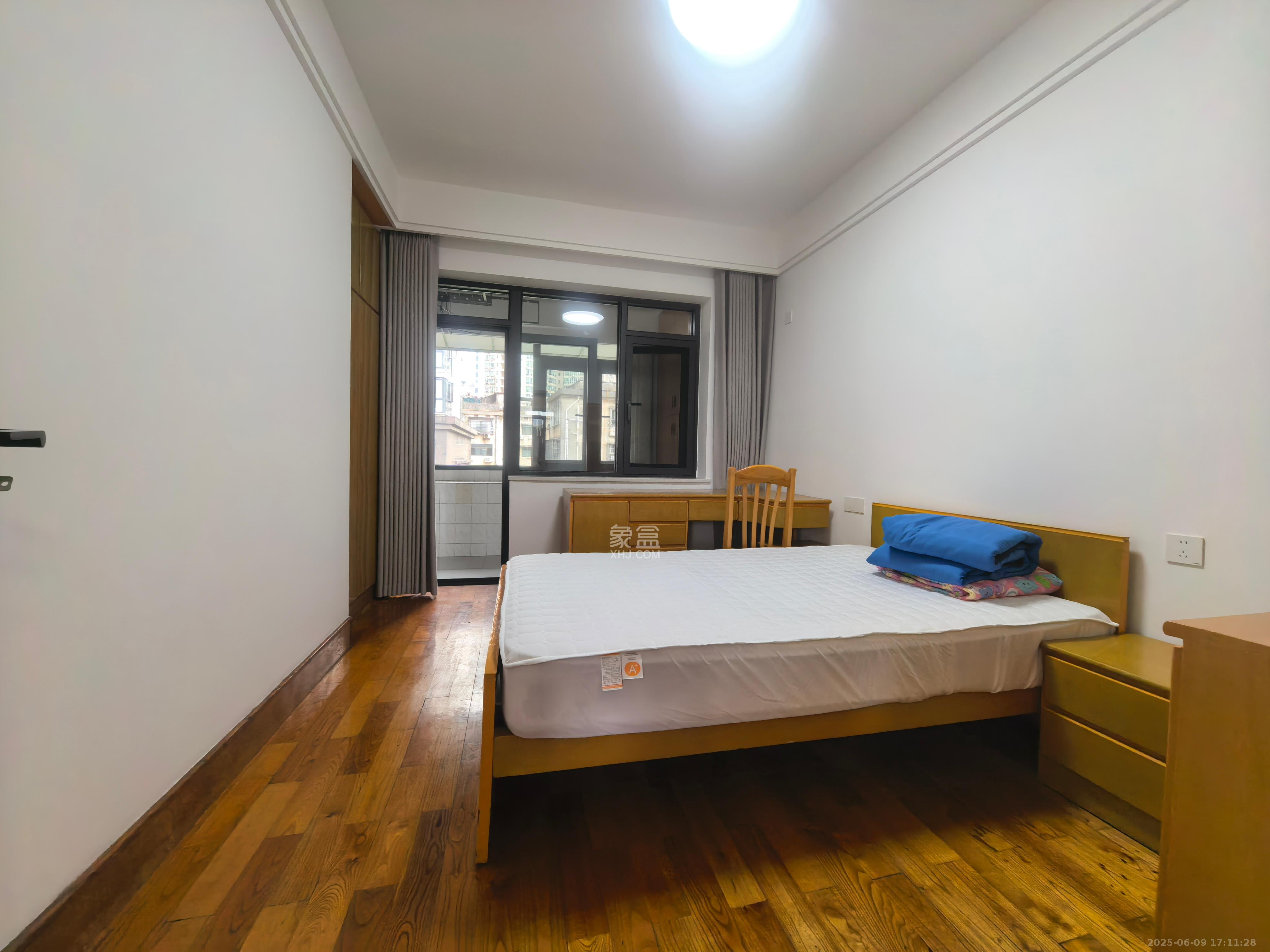 湘农桥社区  3室2厅2卫    2600.0元/月室内图