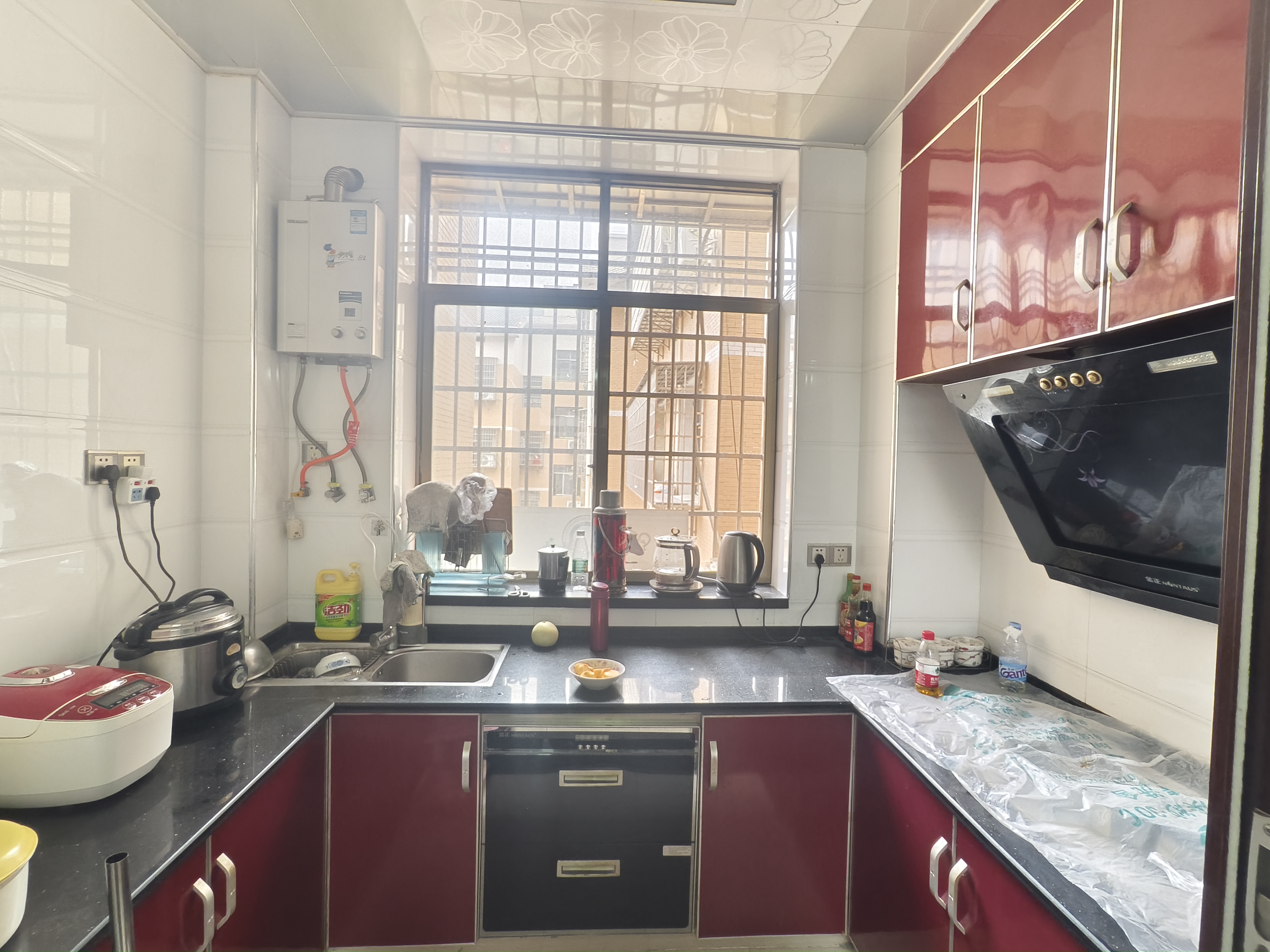 三元大市场  2室2厅1卫    52.8万客厅