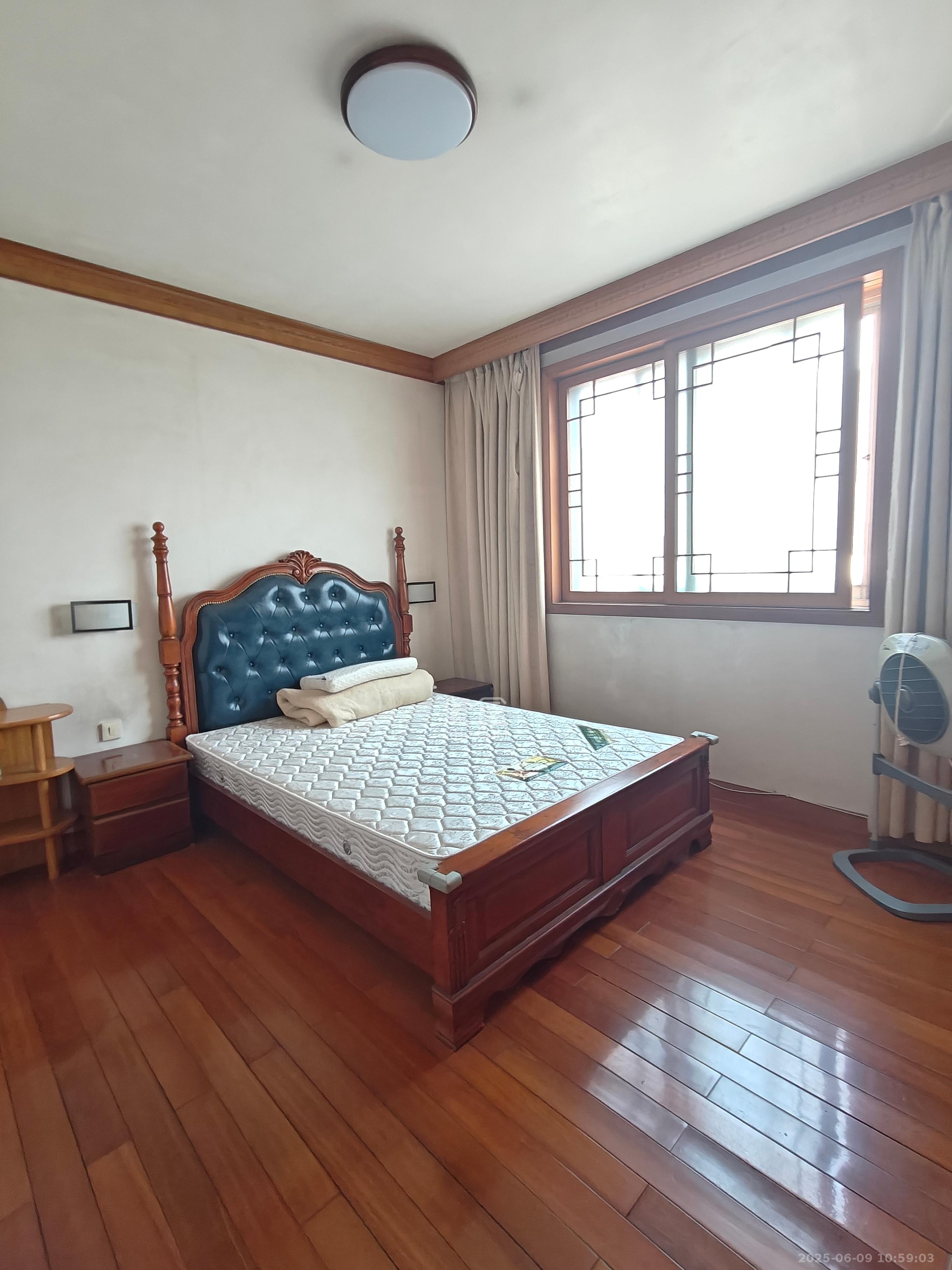 交通银行宿舍(浏城桥) 4室2厅1卫 3350.0元/月 交通银行宿舍(浏城桥) 4室2厅1卫 3350.0元/月室内图