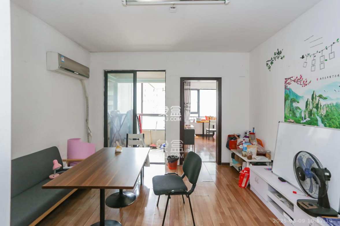 长房时代城 2室2厅1卫 2500.0元/月 长房时代城 2室2厅1卫 2500.0元/月室内图