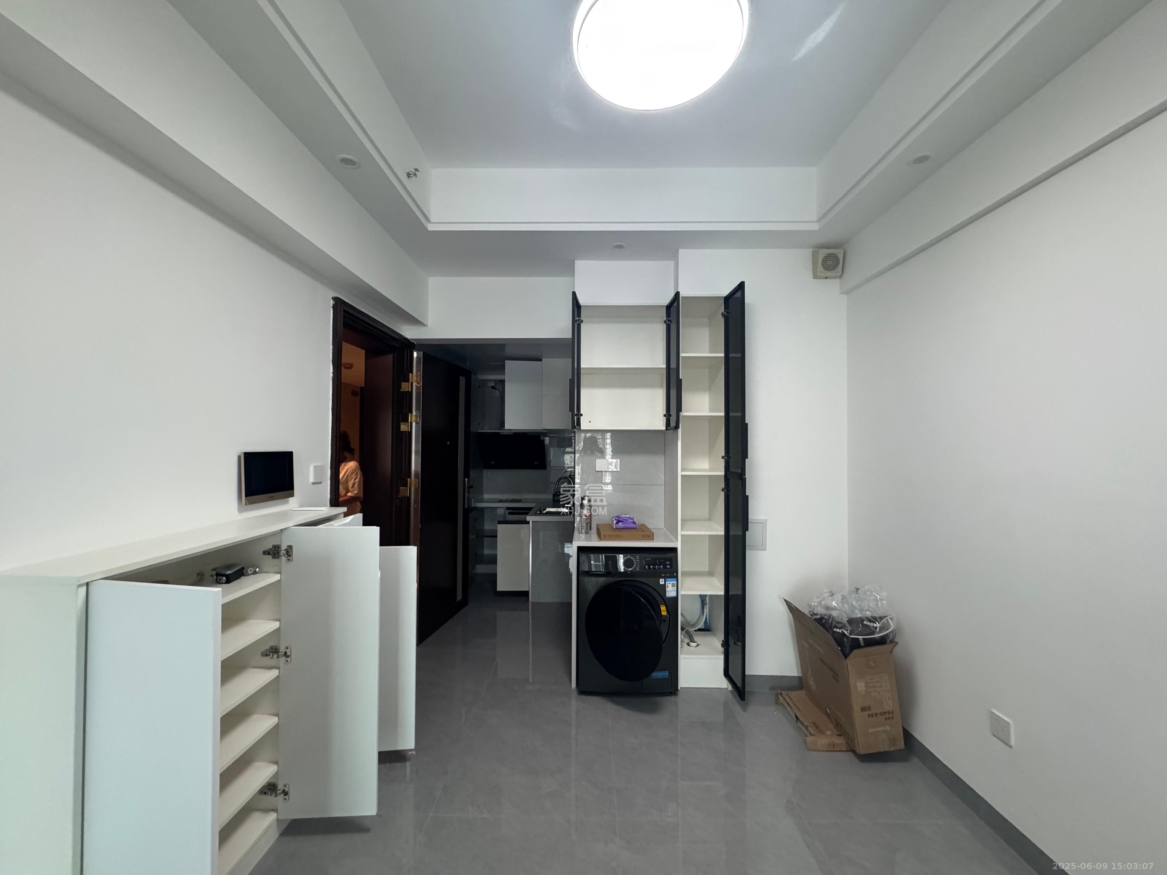 恒大誉府(融誉商业中心) 1室0厅0卫 2000.0元/月 恒大誉府(融誉商业中心) 1室0厅0卫 2000.0元/月室内图