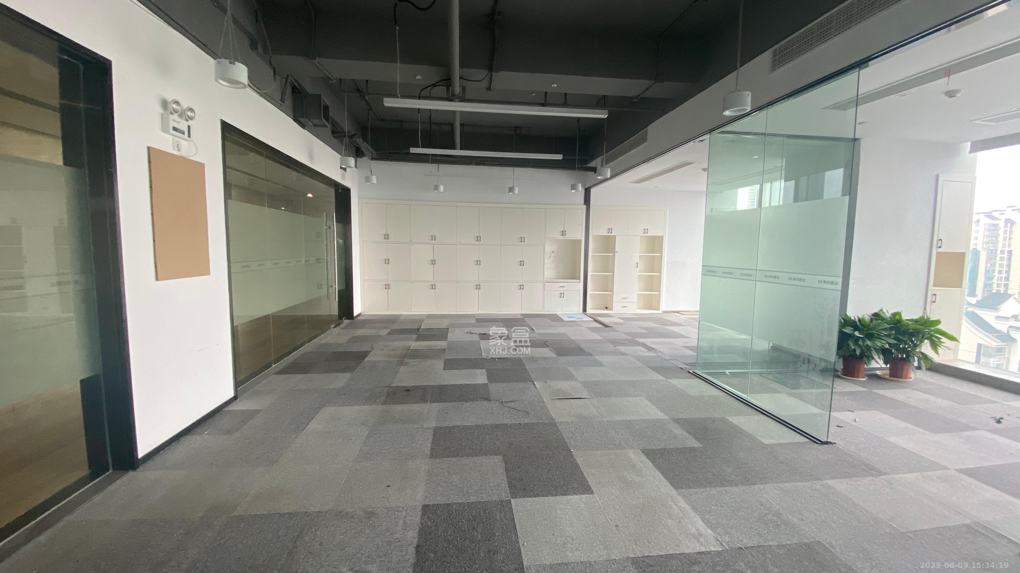 运达中央广场一、二期  1室1厅1卫    28000.0元/月室内图