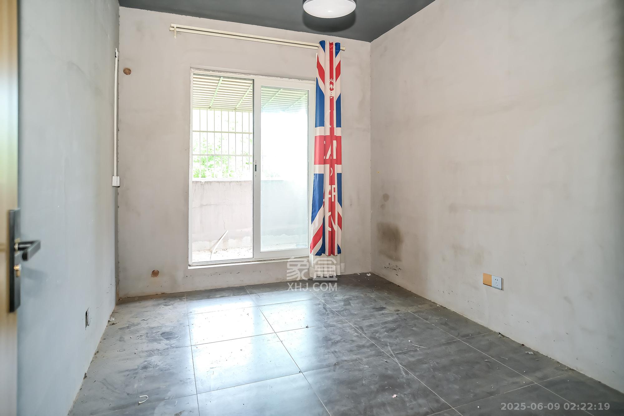 山水湾  5室2厅3卫    571.0万 山水湾  5室2厅3卫    571.0万卧室