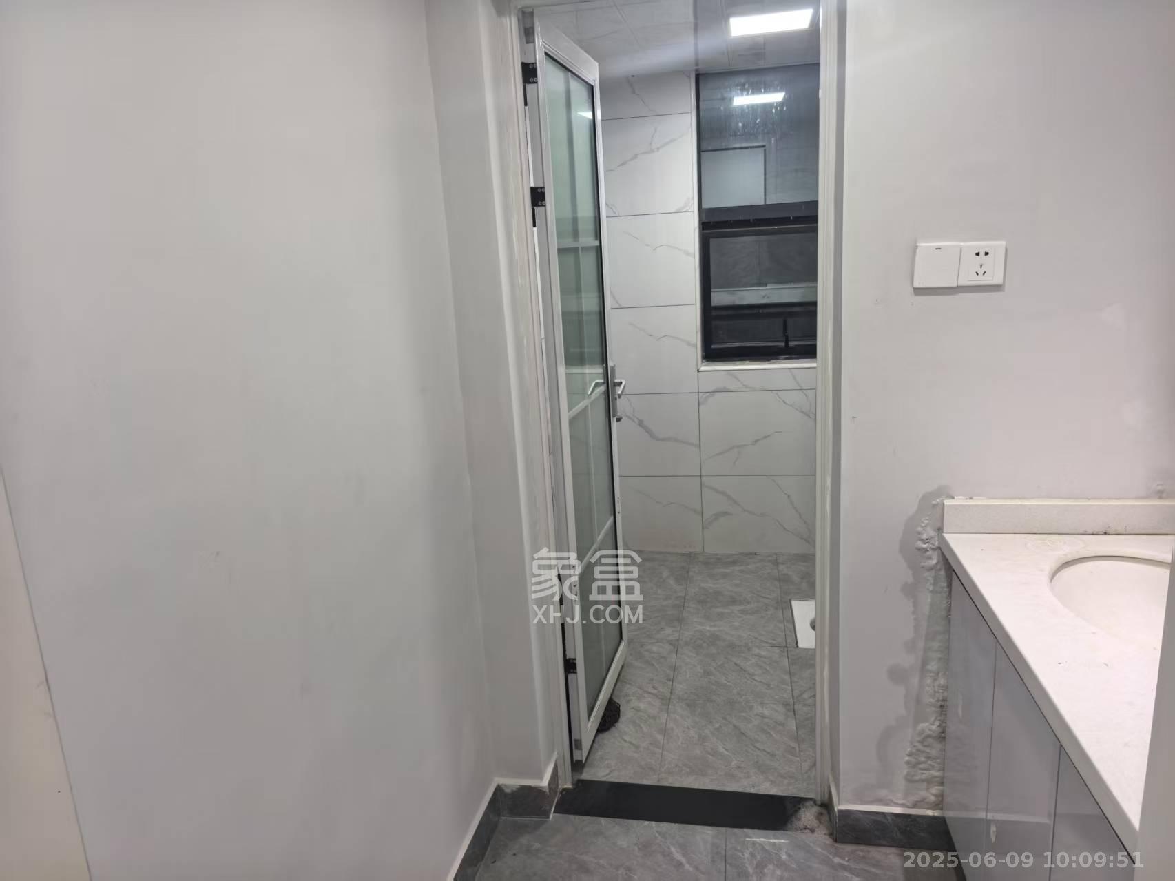 尚城  3室2厅2卫   2900.00元/月室内图