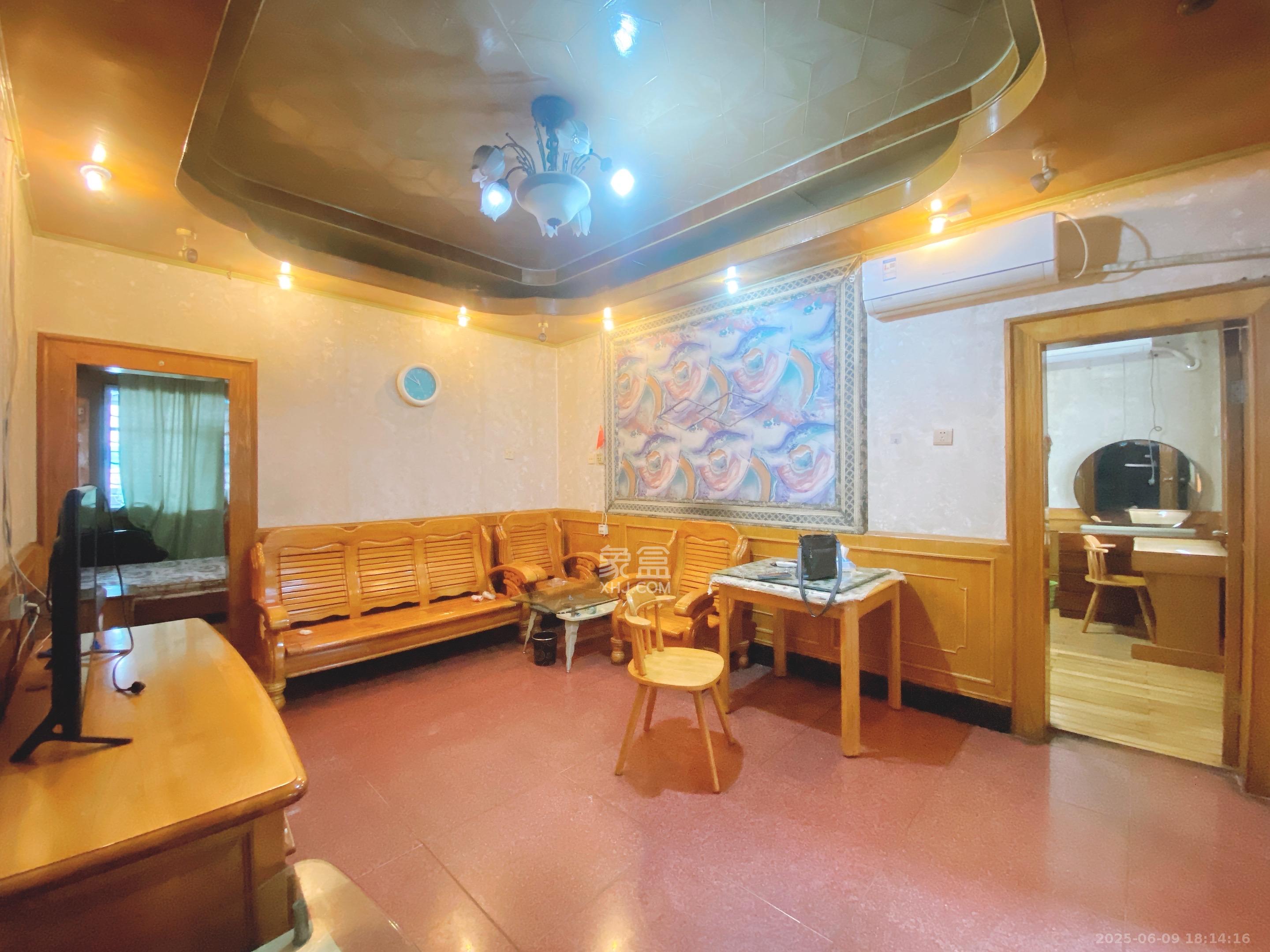 隆华金属宿舍  2室2厅1卫    2300.0元/月 隆华金属宿舍  2室2厅1卫    2300.0元/月室内图1