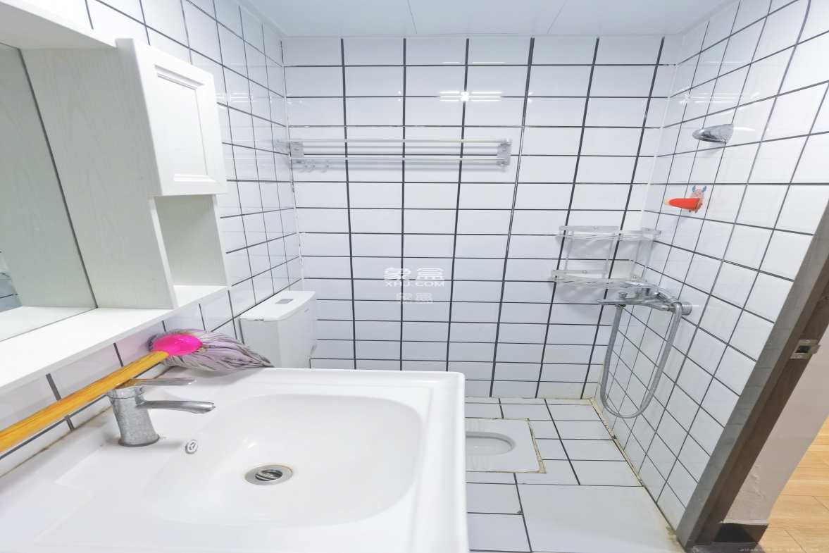 保利天禧EF区  1室0厅1卫    1700.0元/月 保利天禧EF区  1室0厅1卫    1700.0元/月室内图