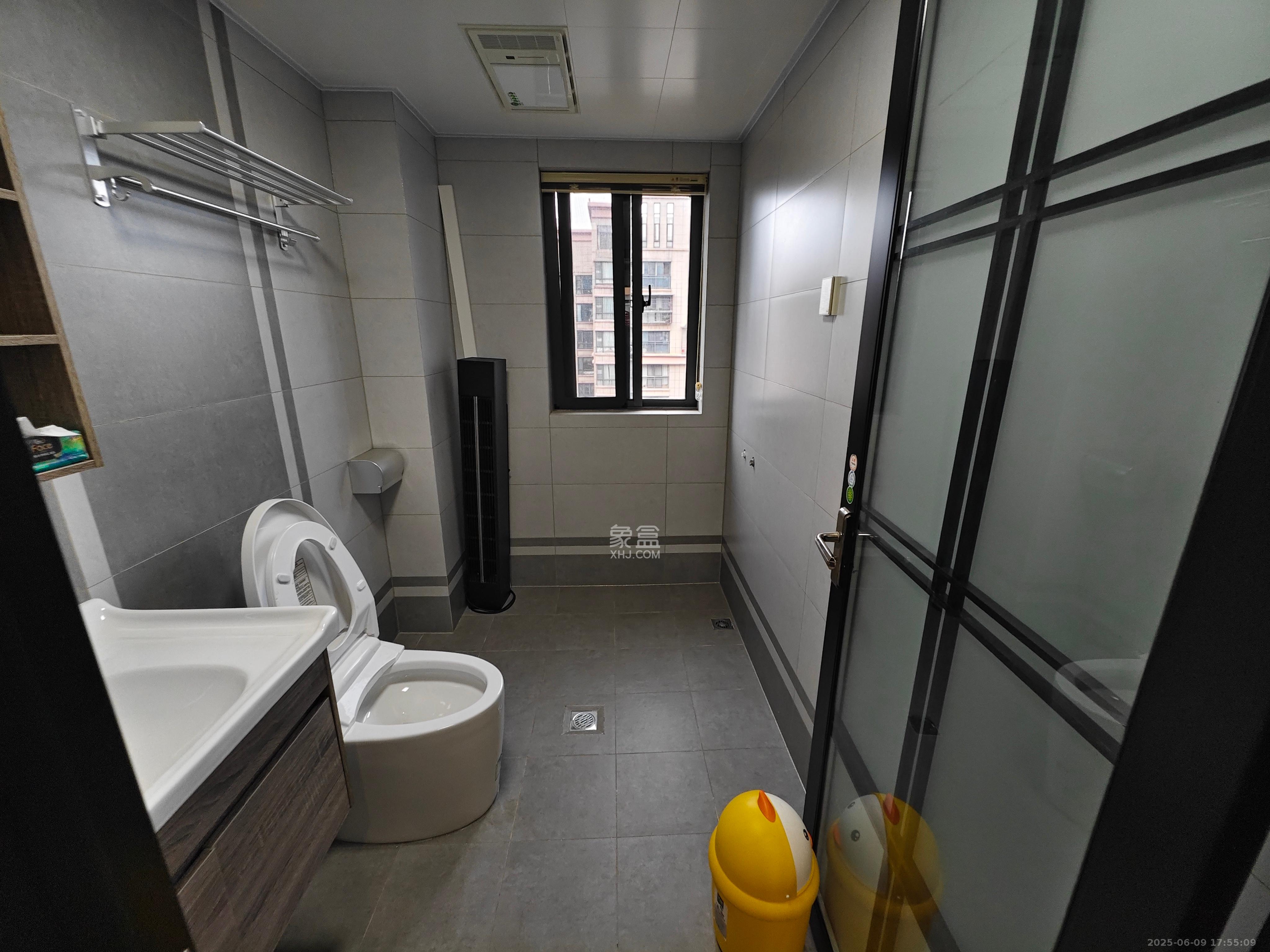 鑫远御文台二期  4室2厅2卫    6000.0元/月 鑫远御文台二期  4室2厅2卫    6000.0元/月室内图