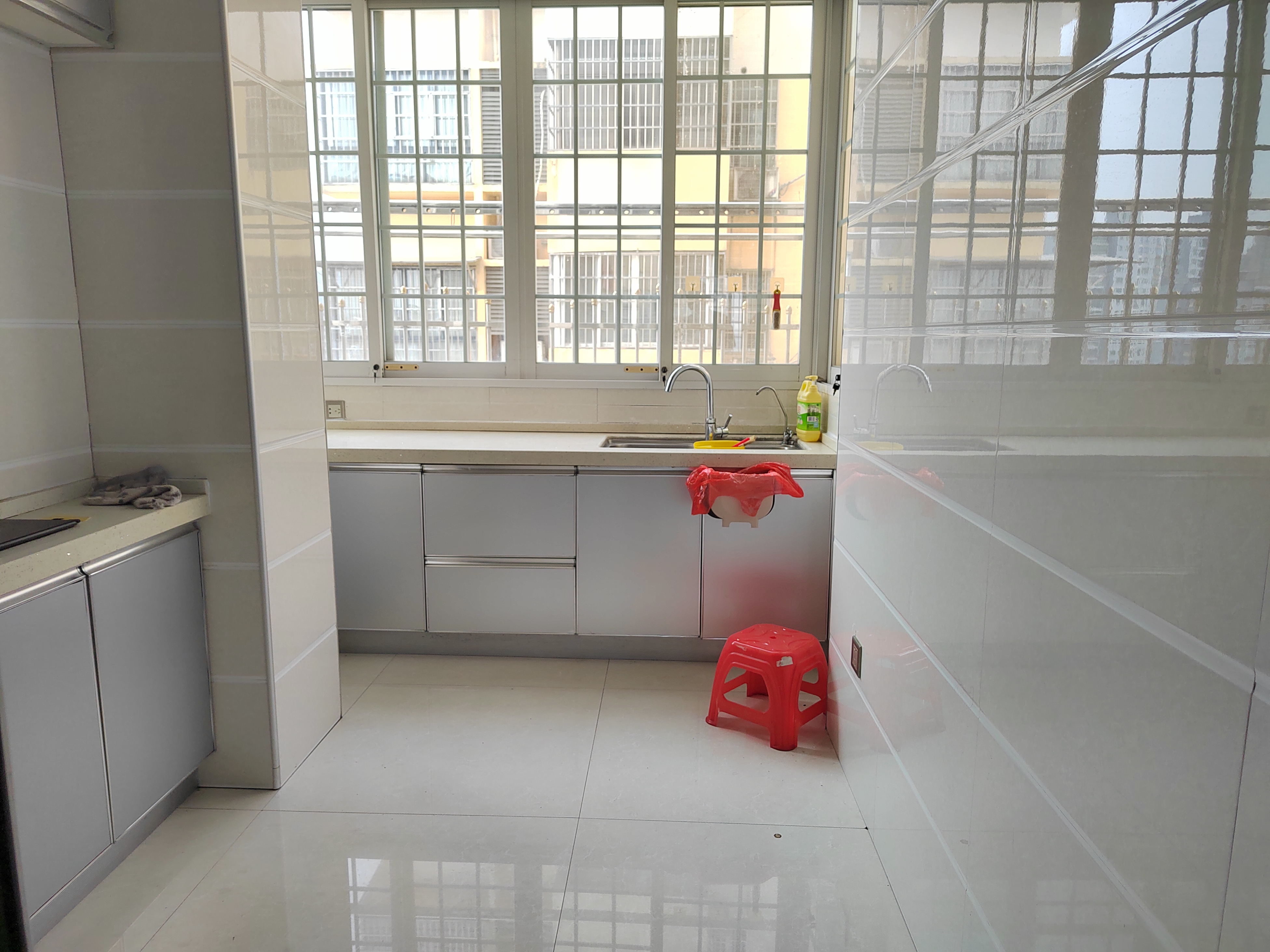 梓怡华府 3室2厅2卫 1800.0元/月 梓怡华府 3室2厅2卫 1800.0元/月室内图