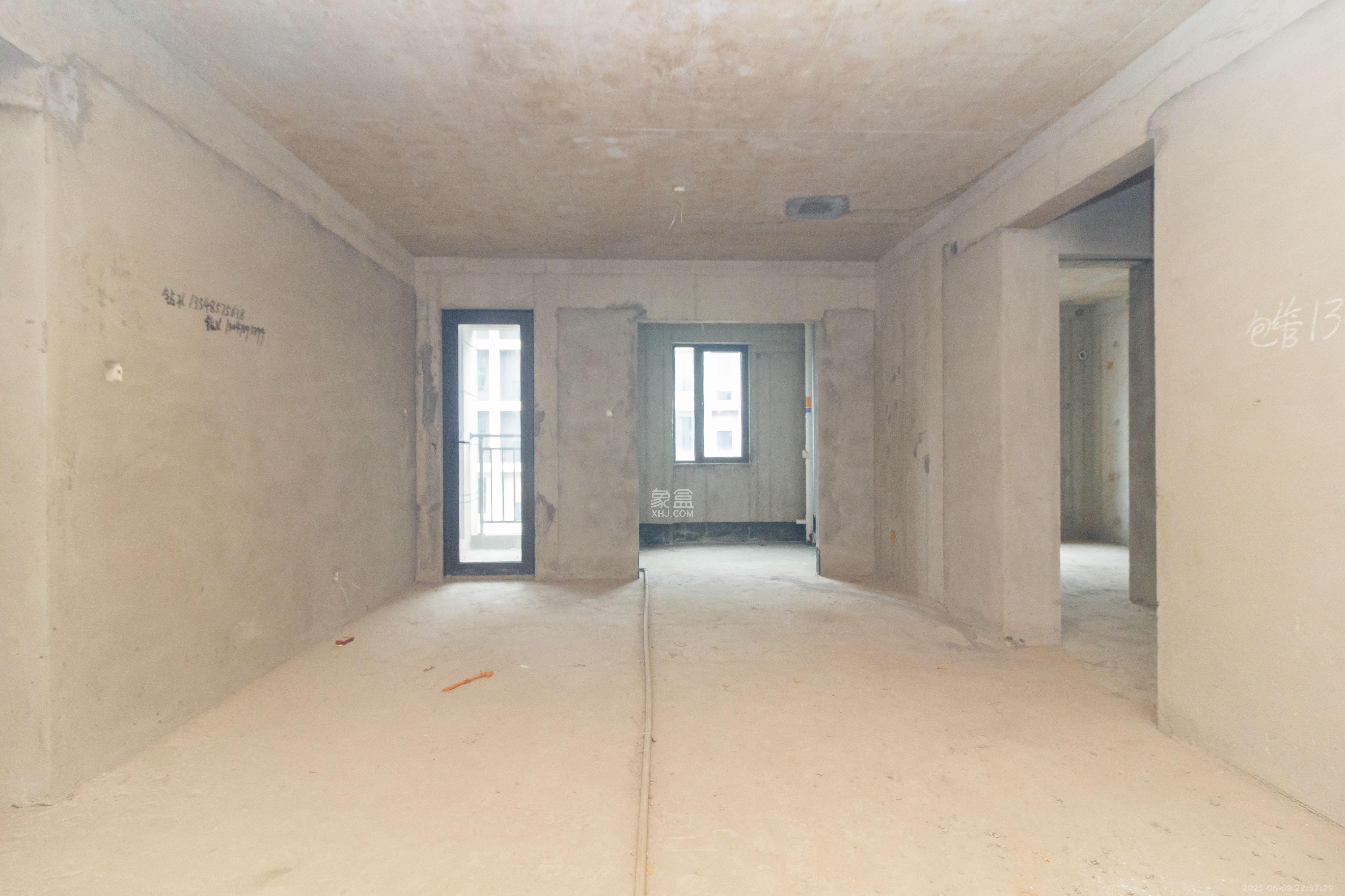 映悦星府 1室0厅0卫 66.88万 映悦星府 1室0厅0卫 66.88万客厅