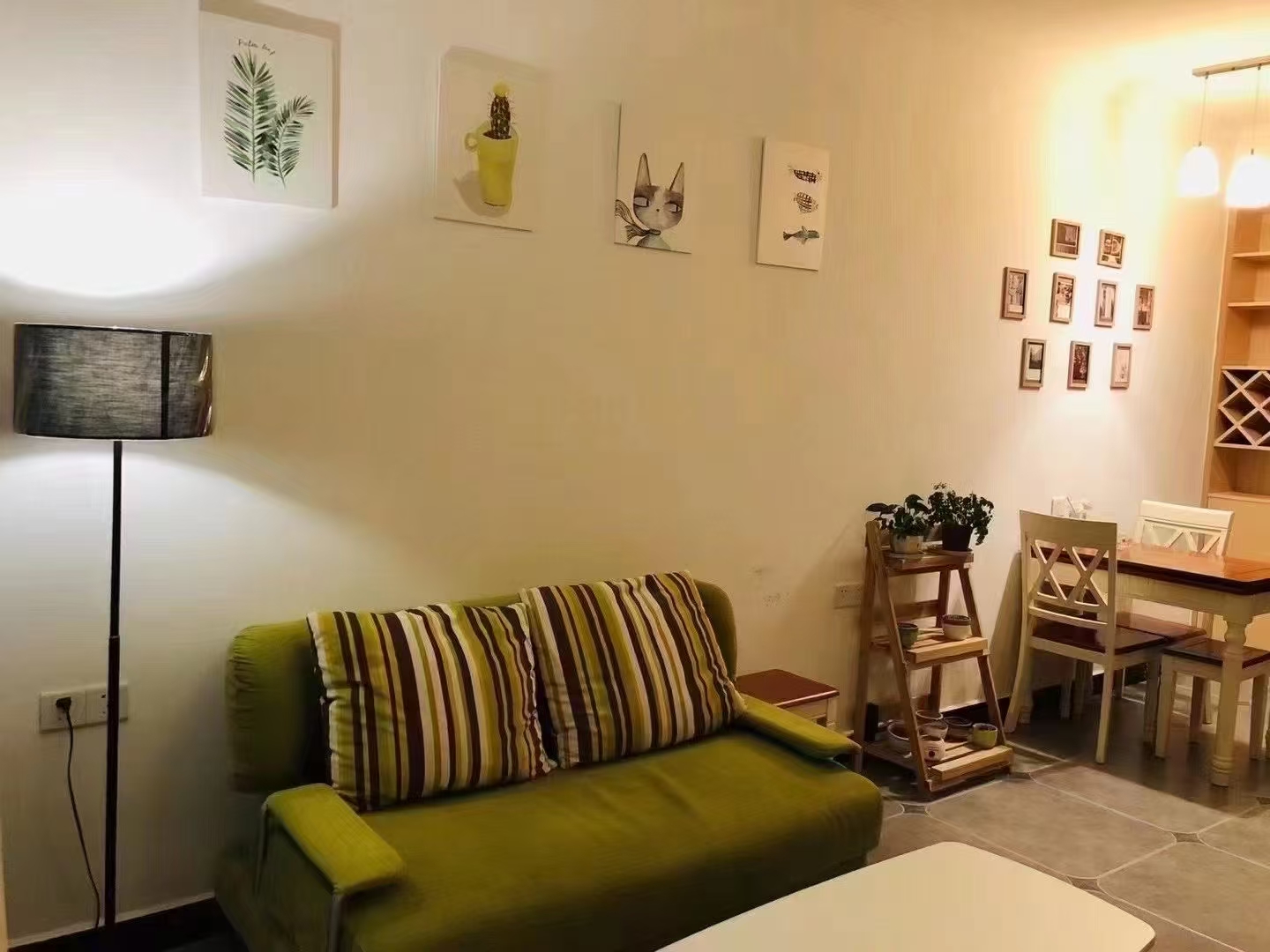 维港御景湾 2室2厅1卫 1900.0元/月 维港御景湾 2室2厅1卫 1900.0元/月室内图