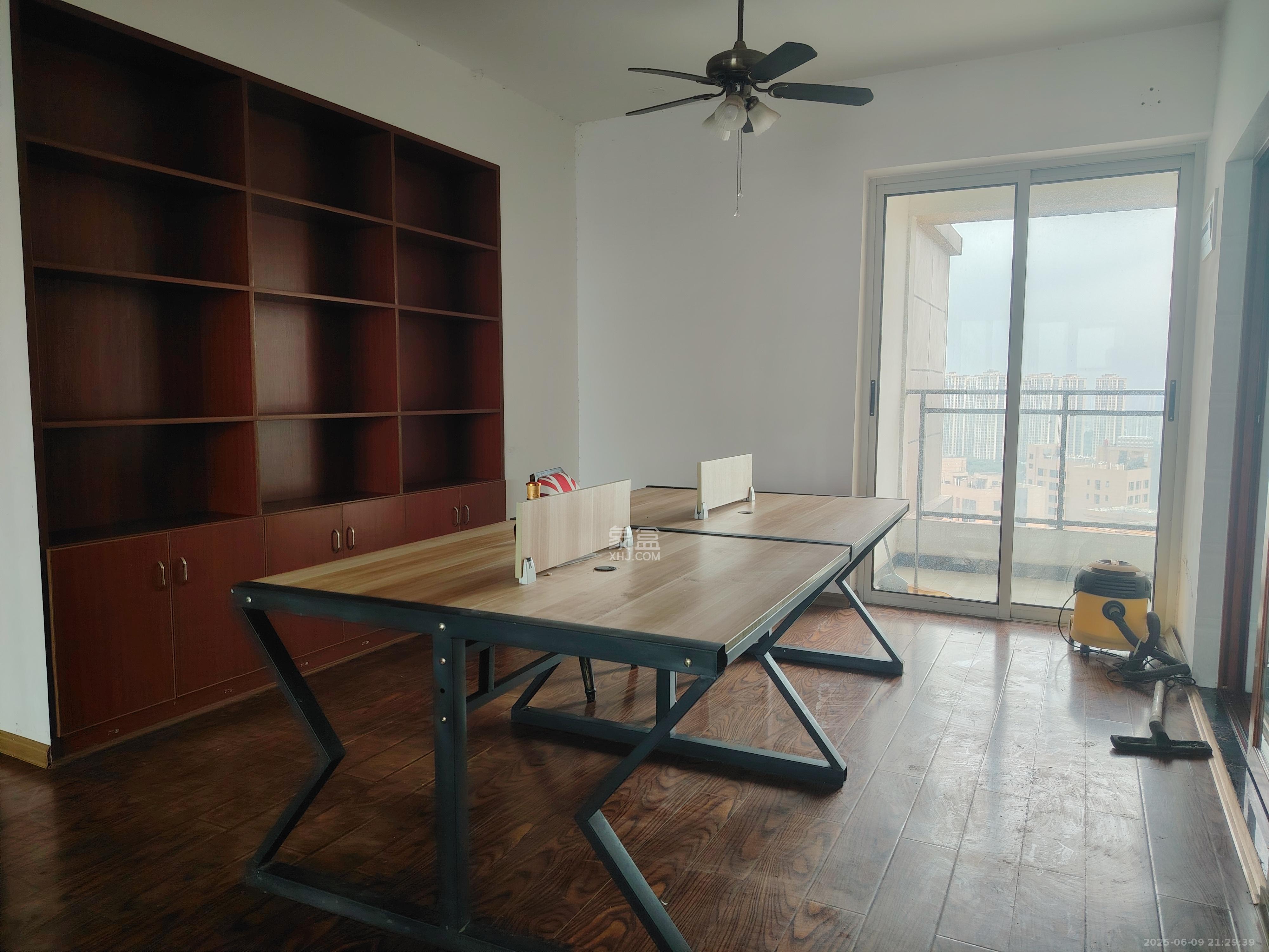 五矿万境水岸二期（五矿万境水岸和苑）  3室2厅2卫    2680.0元/月室内图