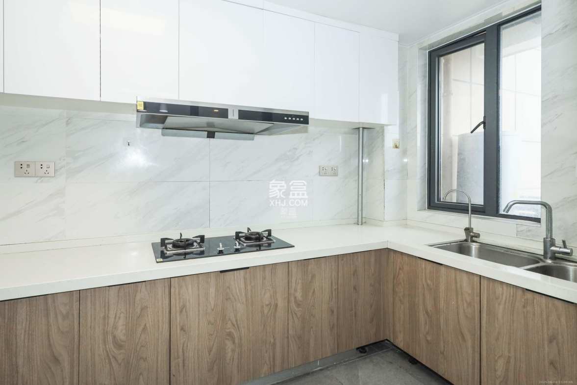 梦想新天地  4室2厅2卫    129.0万 梦想新天地  4室2厅2卫    129.0万厨房