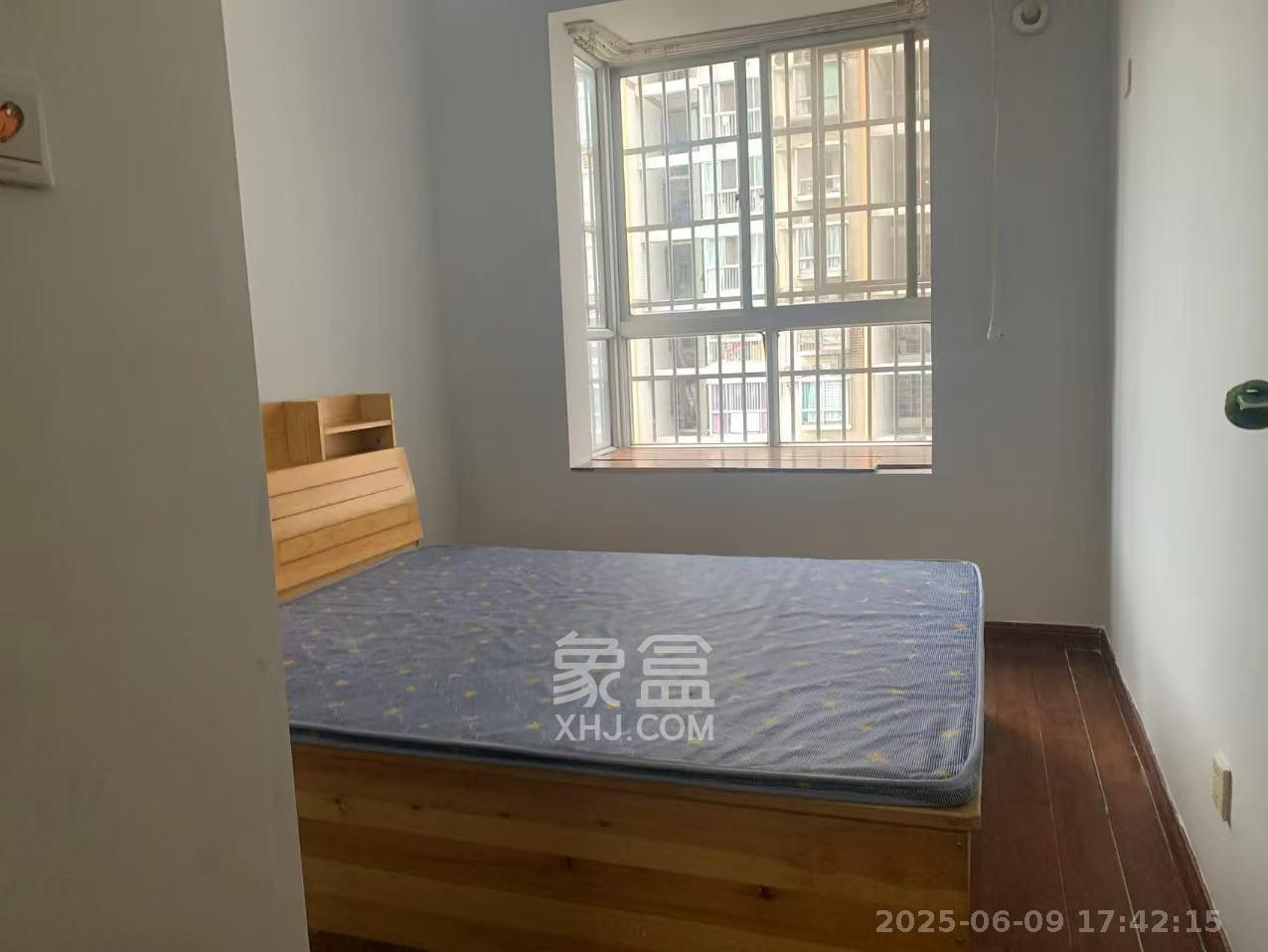 东方新世界  2室1厅1卫   2500.00元/月室内图