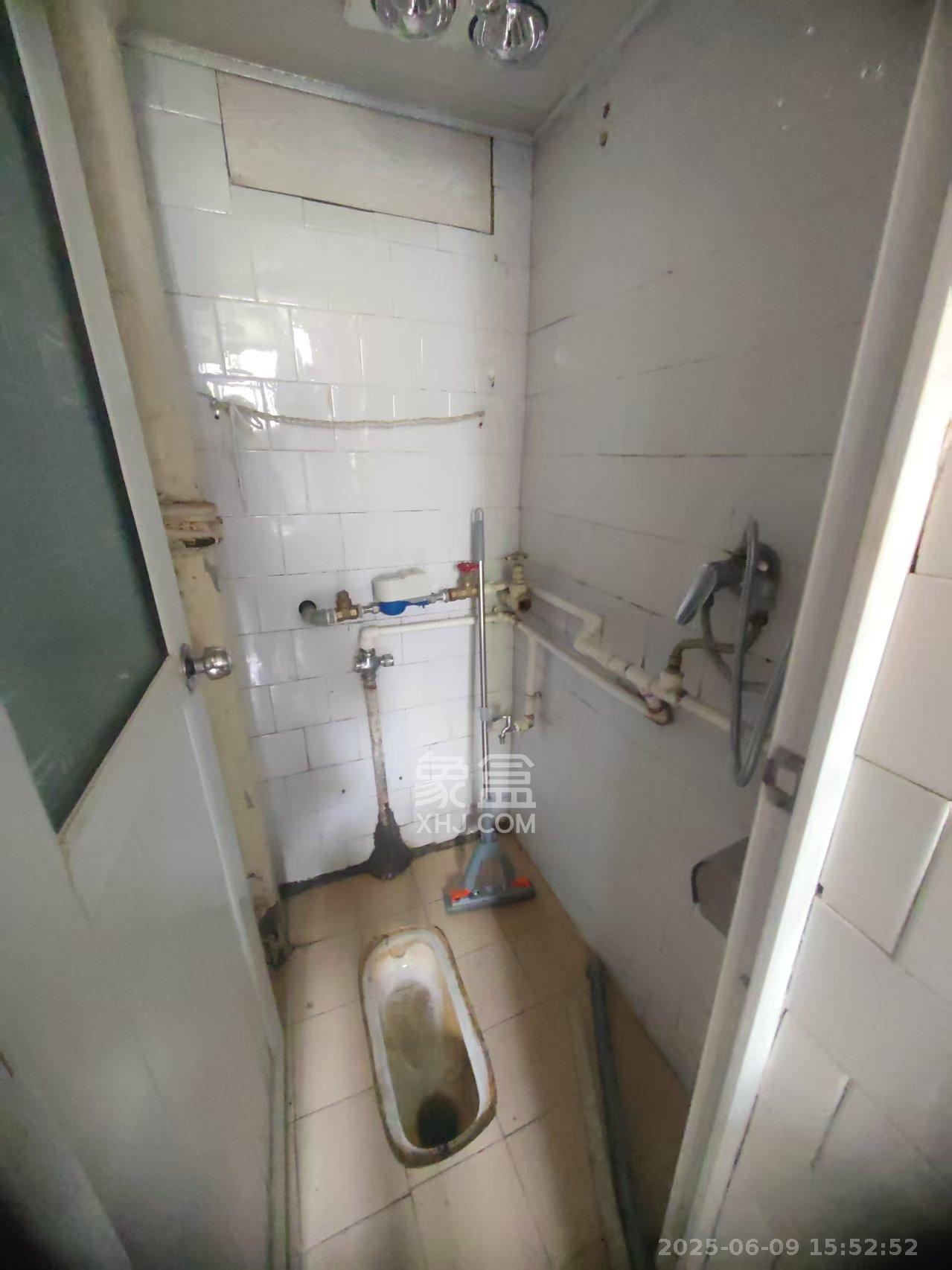 下工商银行宿舍  2室1厅1卫    1900.0元/月 下工商银行宿舍  2室1厅1卫    1900.0元/月室内图