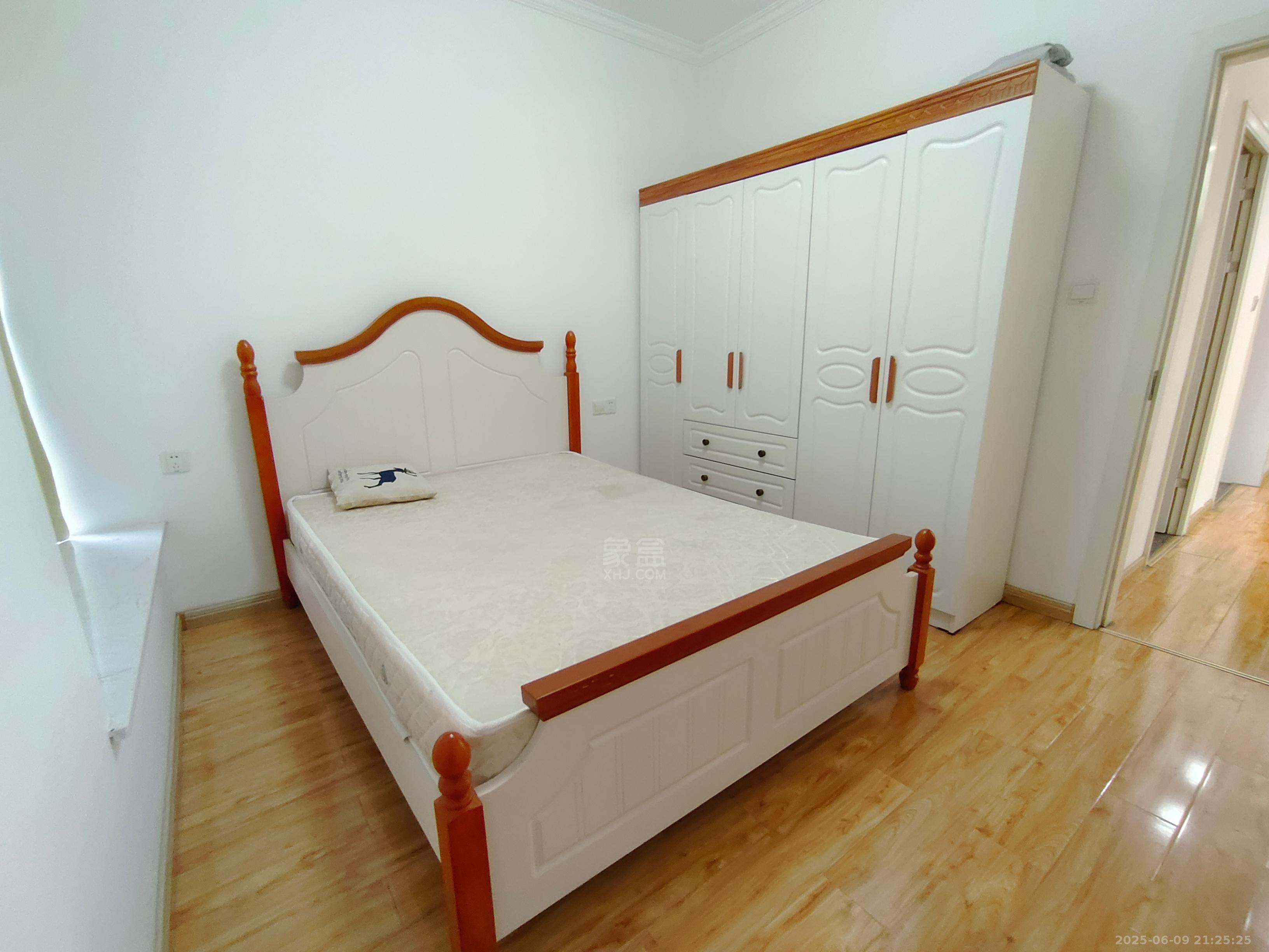 流金岁月-华晨国际 2室2厅1卫 2300.0元/月 流金岁月-华晨国际 2室2厅1卫 2300.0元/月室内图