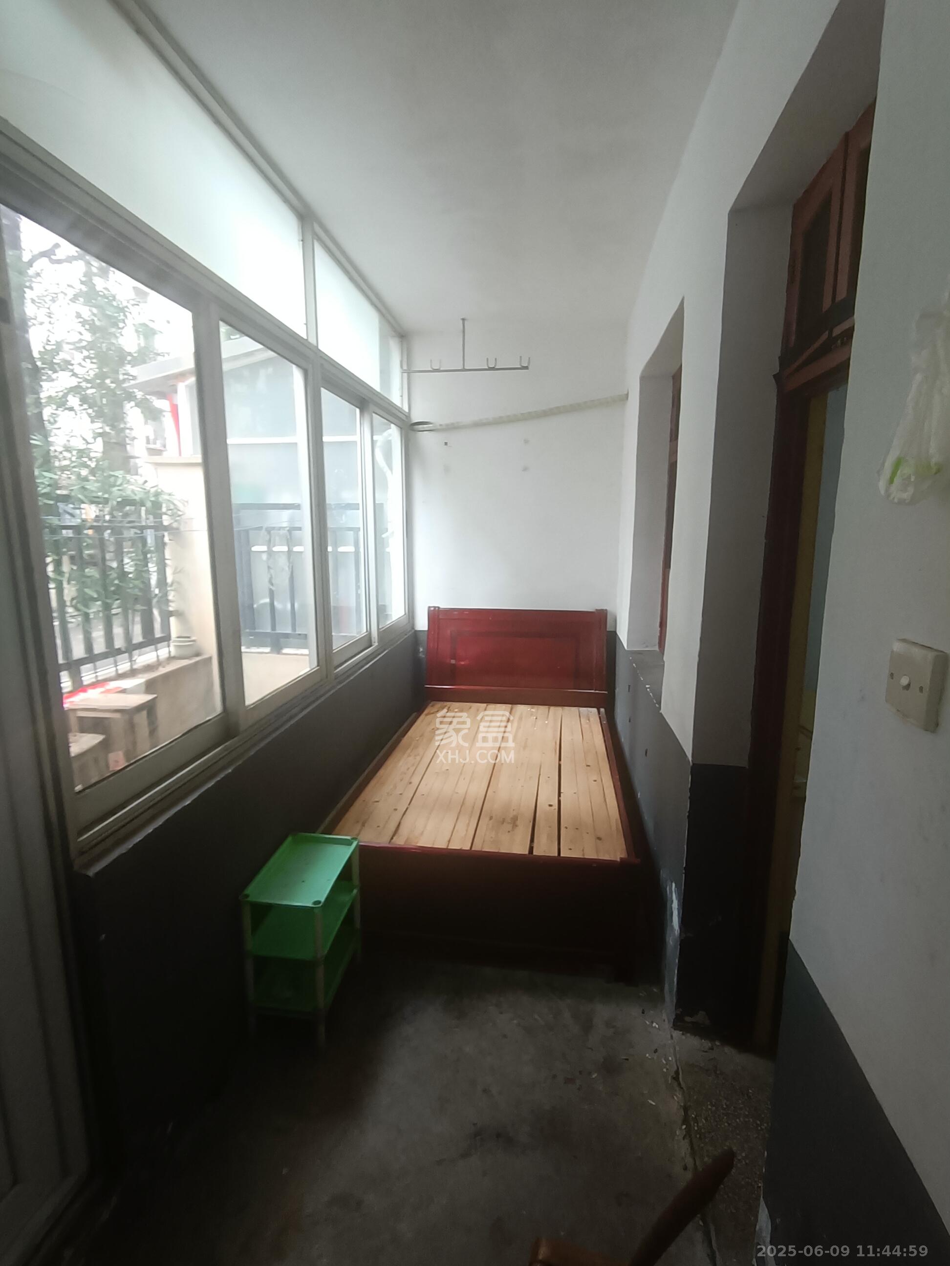 人民新村 3室1厅1卫 2000.0元/月 人民新村 3室1厅1卫 2000.0元/月室内图