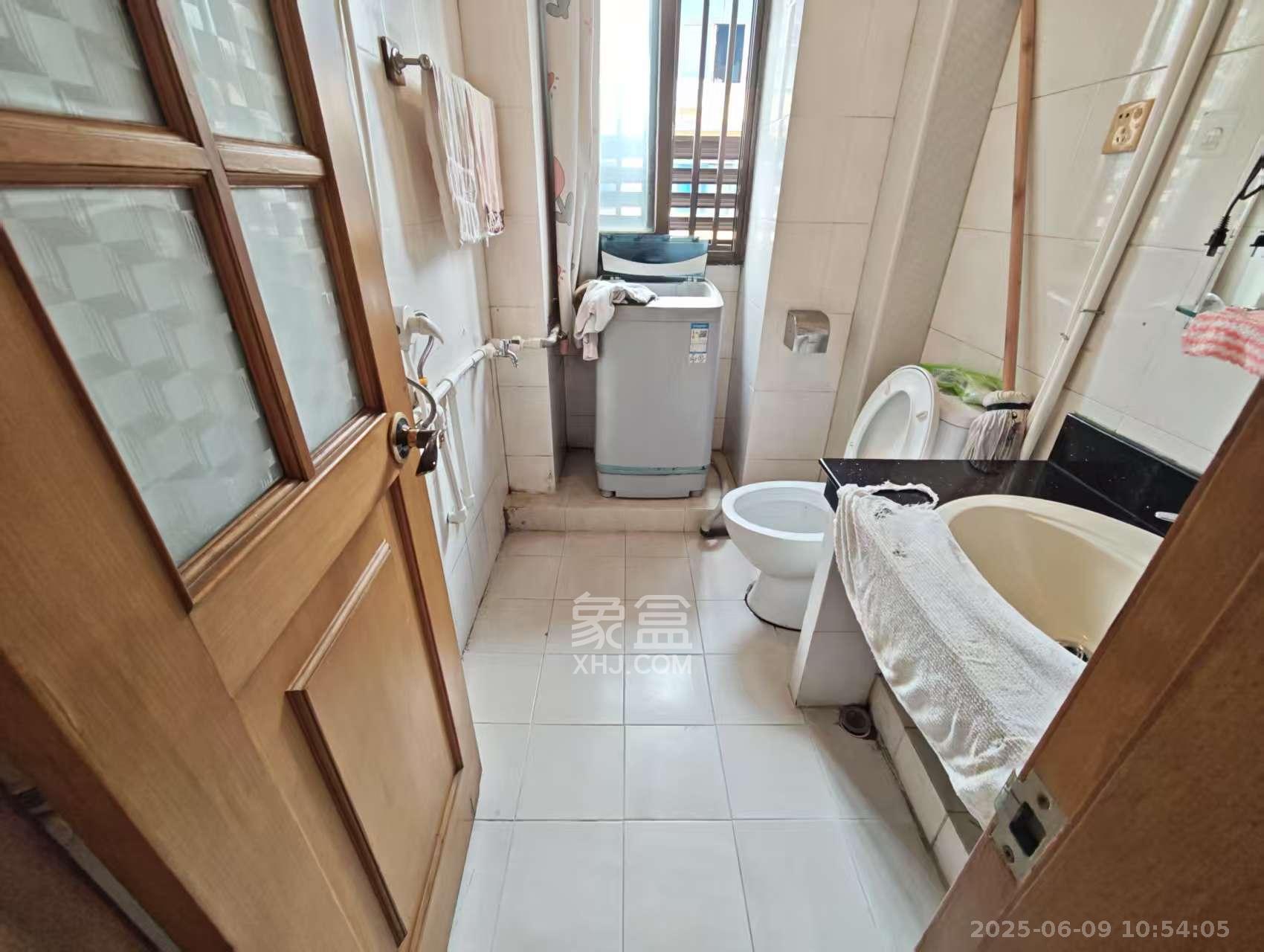 群芳园 1室2厅1卫 2000.0元/月 群芳园 1室2厅1卫 2000.0元/月室内图