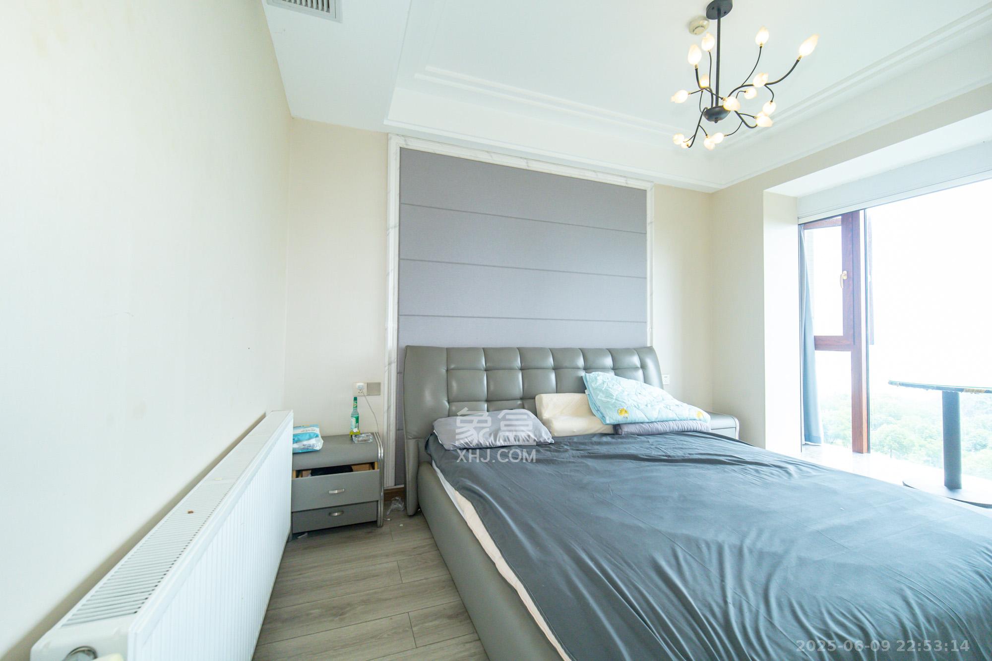 国泰九龙湾  4室2厅2卫    148.0万卧室