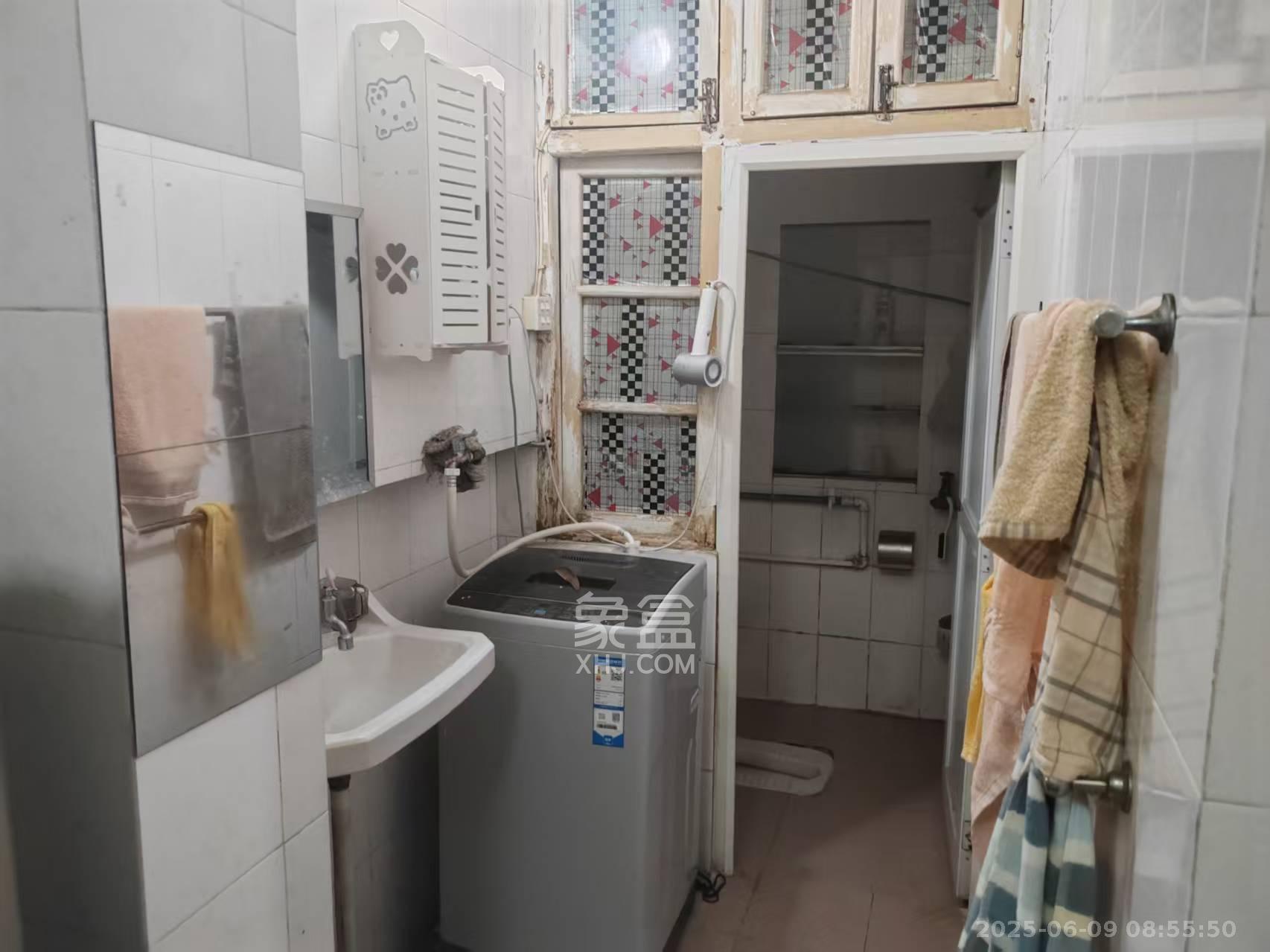 交通技校宿舍 3室1厅1卫 2600.0元/月 交通技校宿舍 3室1厅1卫 2600.0元/月室内图