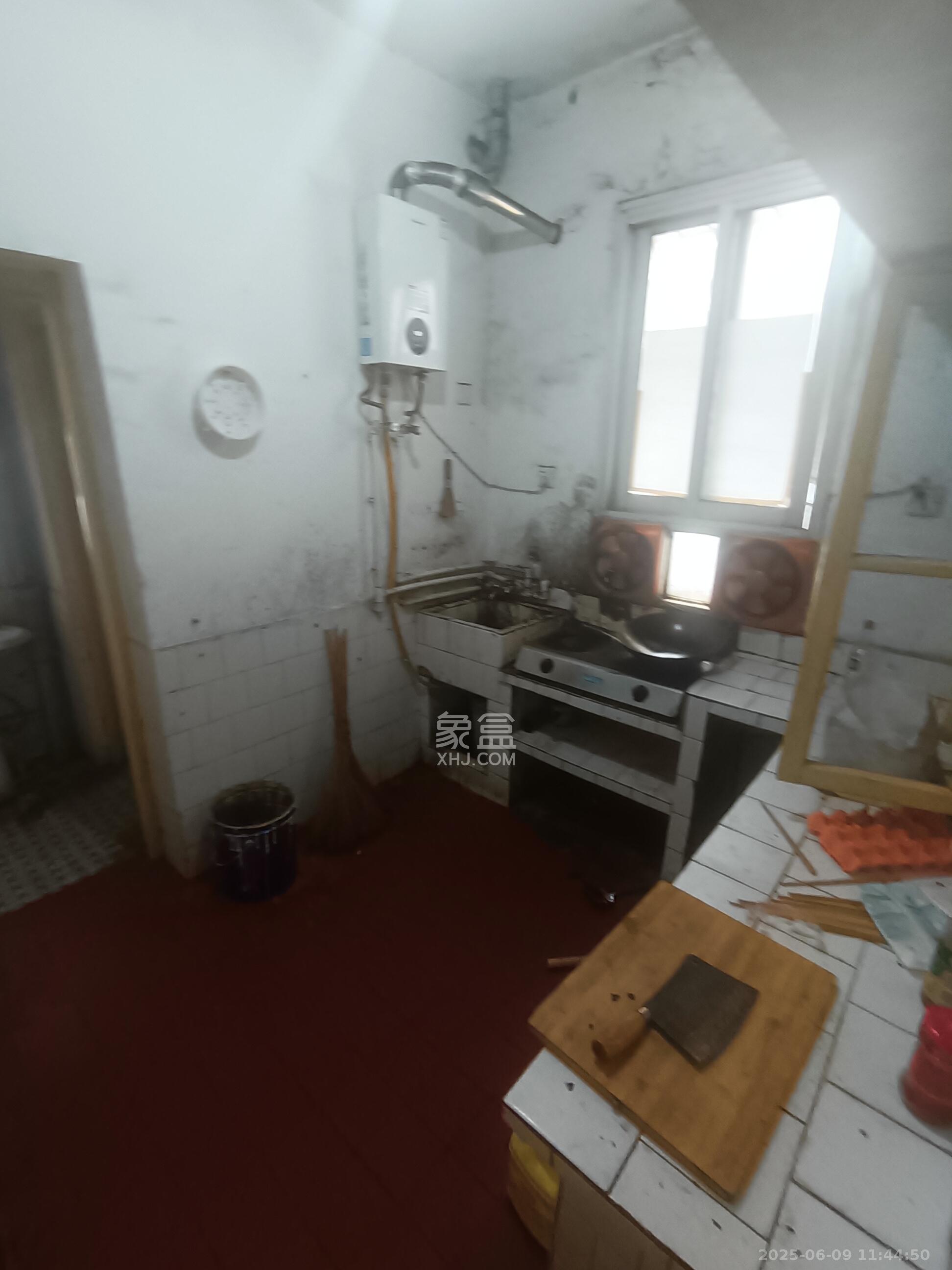 人民新村 3室1厅1卫 2000.0元/月 人民新村 3室1厅1卫 2000.0元/月室内图