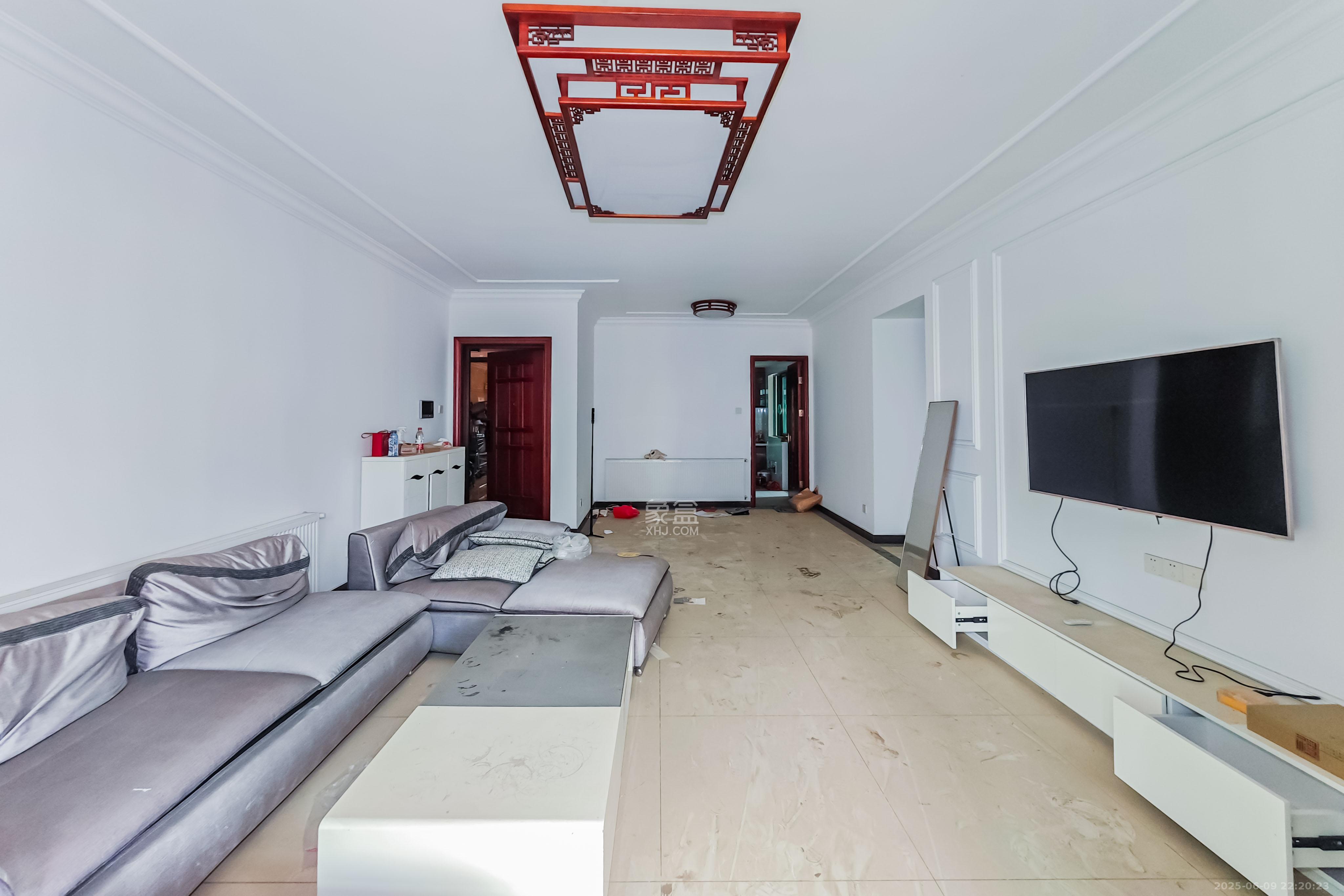 恒大绿洲 3室2厅2卫 150.0万 恒大绿洲 3室2厅2卫 150.0万客厅