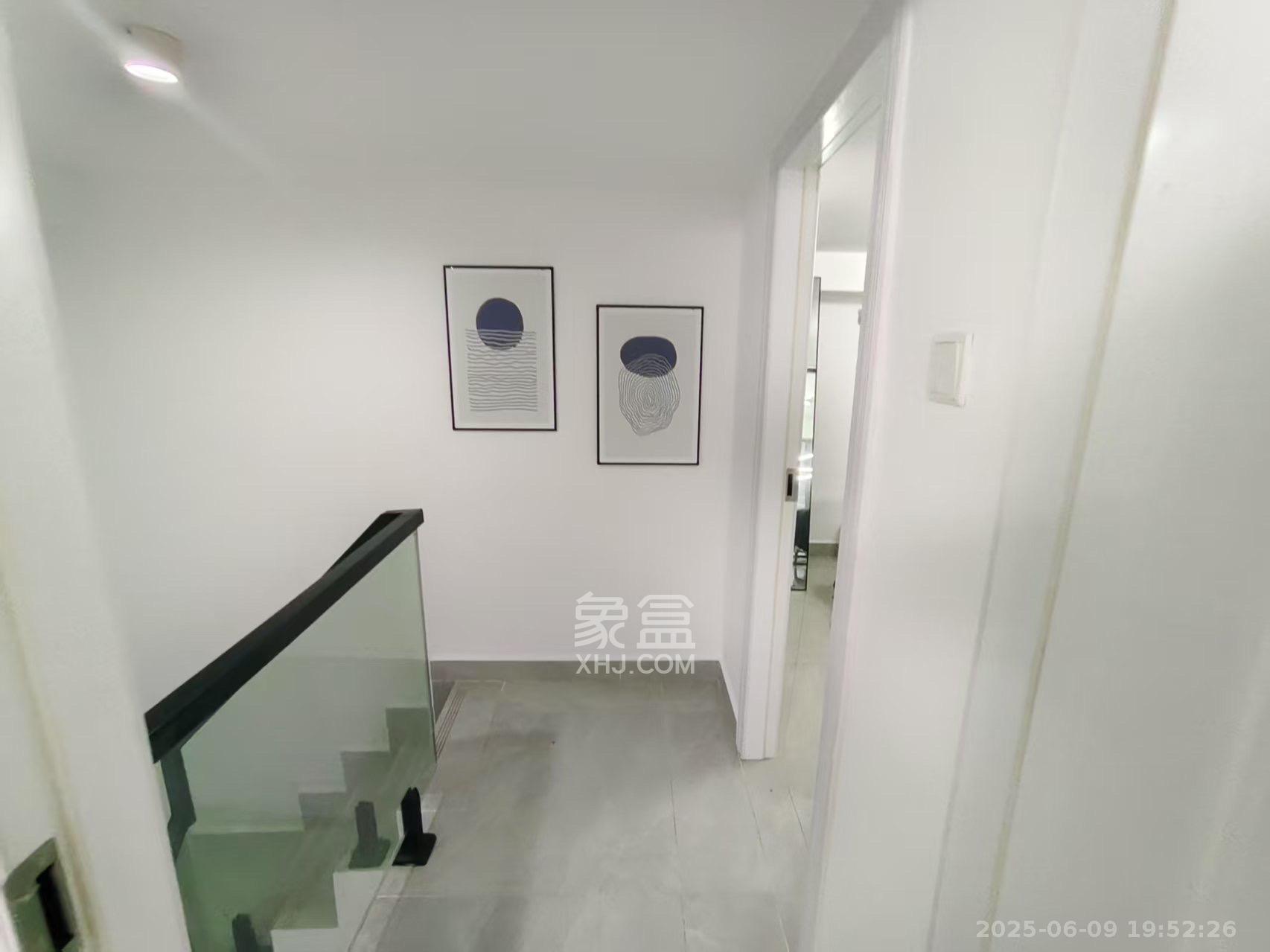 卓越中寰  2室2厅1卫   3300.00元/月室内图