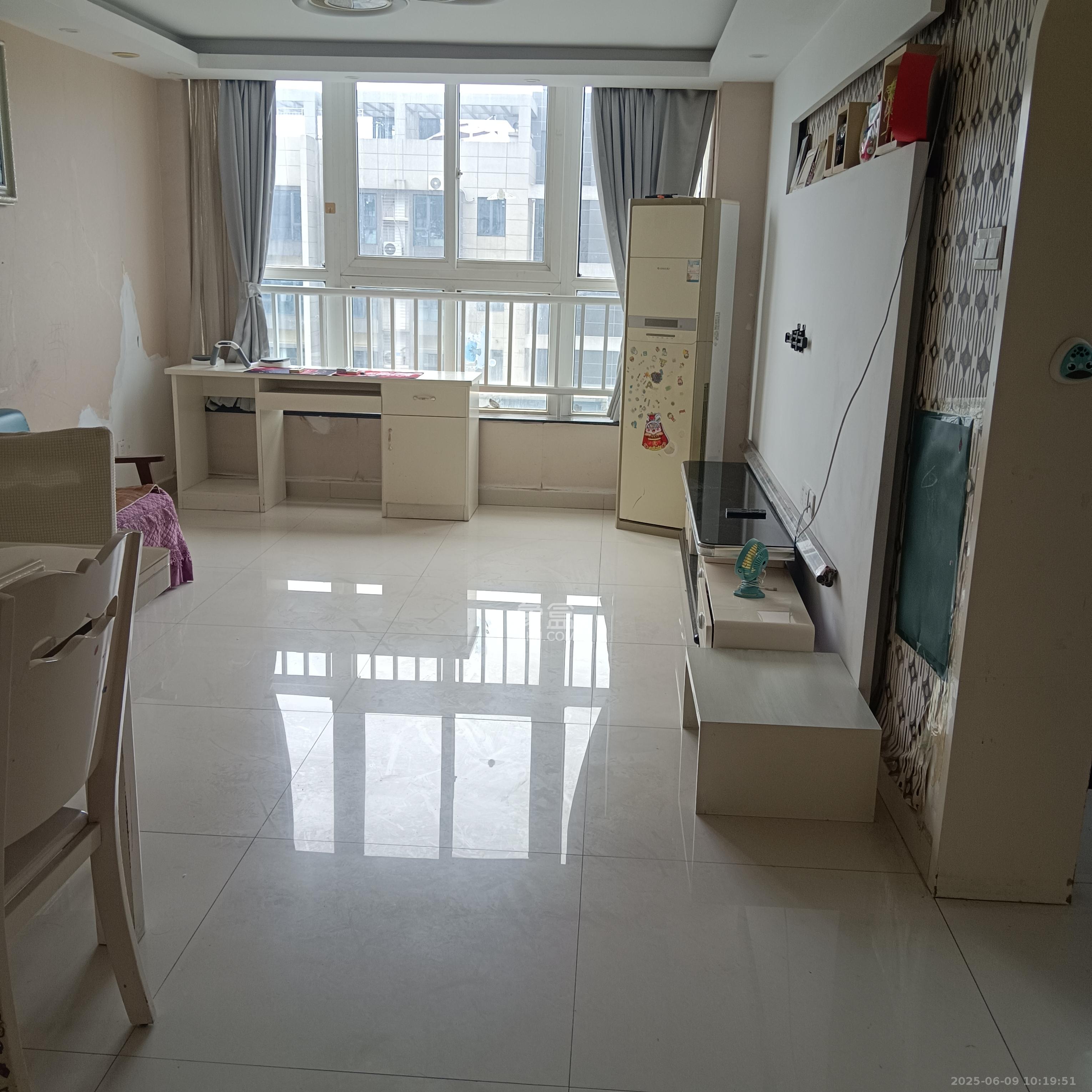 他城(天鸿时代公寓) 3室2厅2卫 2500.0元/月 他城(天鸿时代公寓) 3室2厅2卫 2500.0元/月室内图