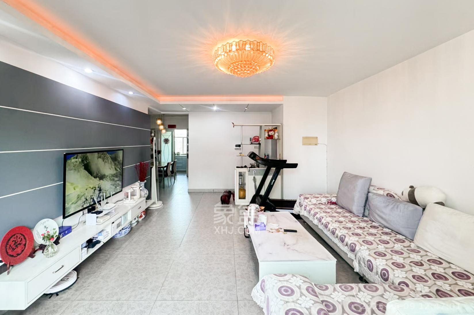 格林星城  4室2厅2卫    158.0万 格林星城  4室2厅2卫    158.0万客厅