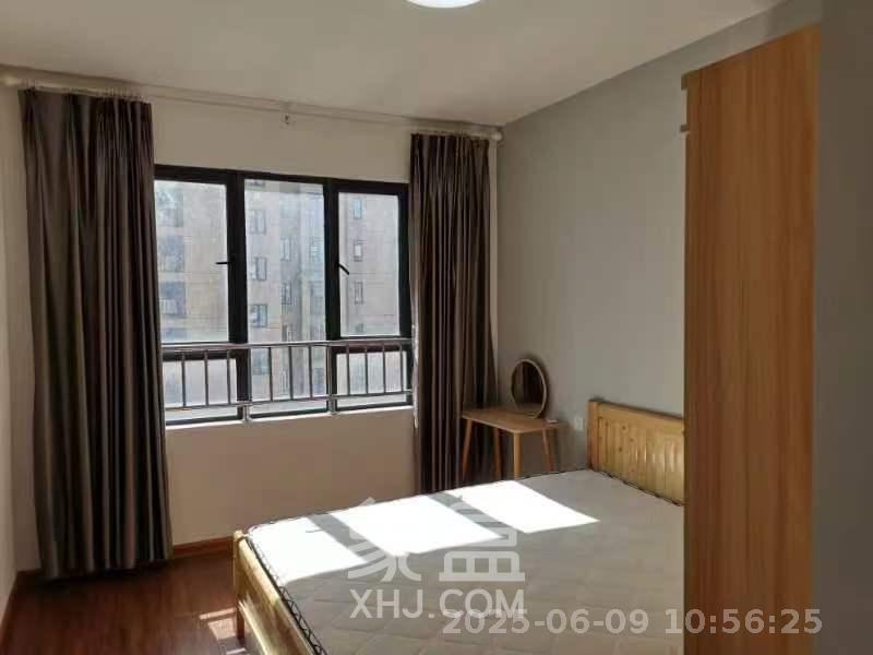 爵世名邸东湖（东湖壹号企业总部基地）  4室2厅1卫   2400.00元/月室内图