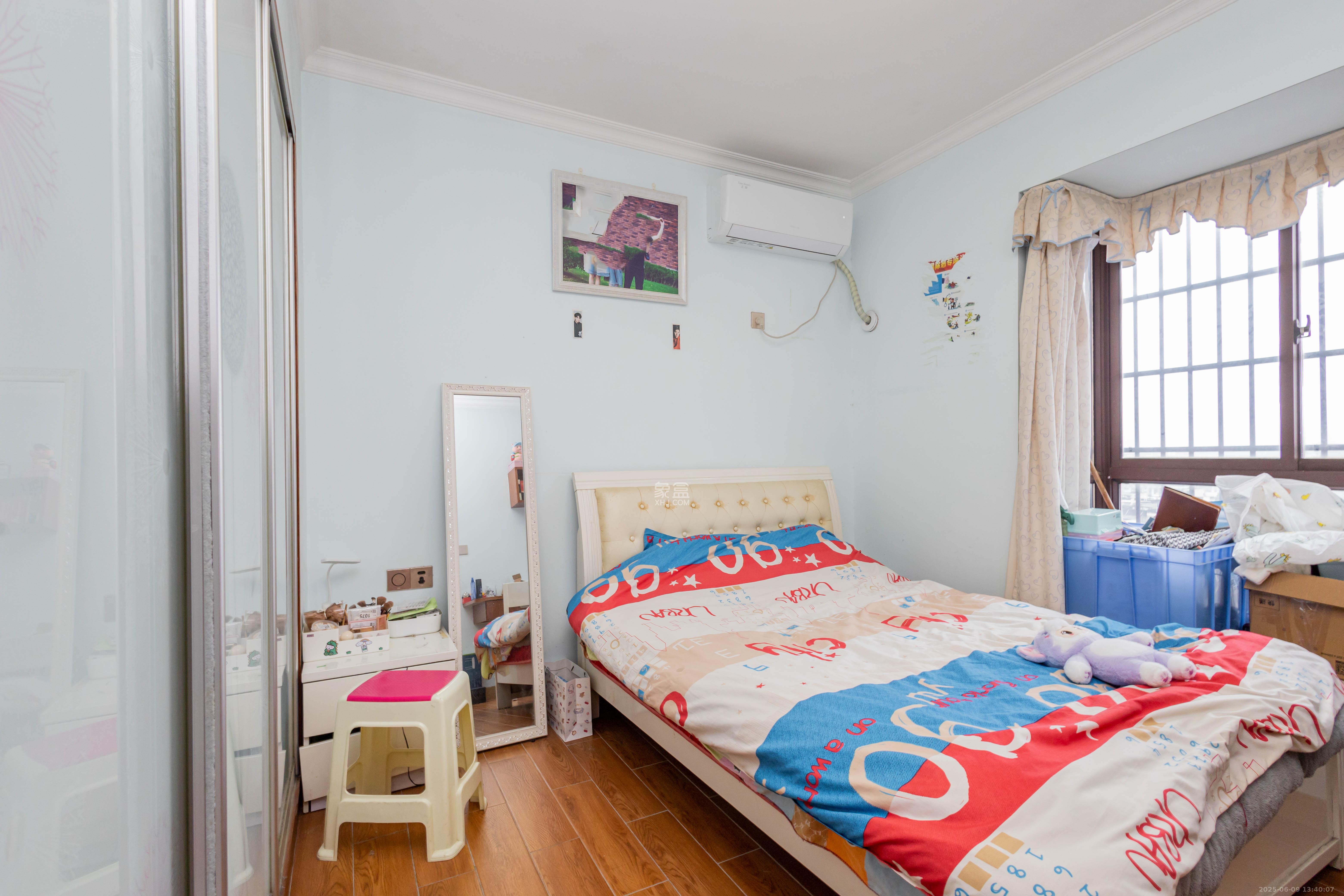 三景华御  3室2厅1卫    69.8万 三景华御  3室2厅1卫    69.8万卧室