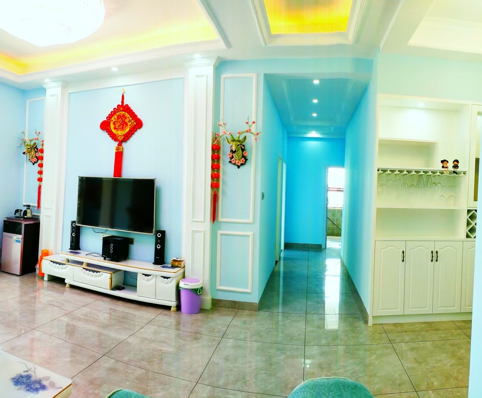 檀香山 3室2厅1卫 2000.0元/月 檀香山 3室2厅1卫 2000.0元/月室内图