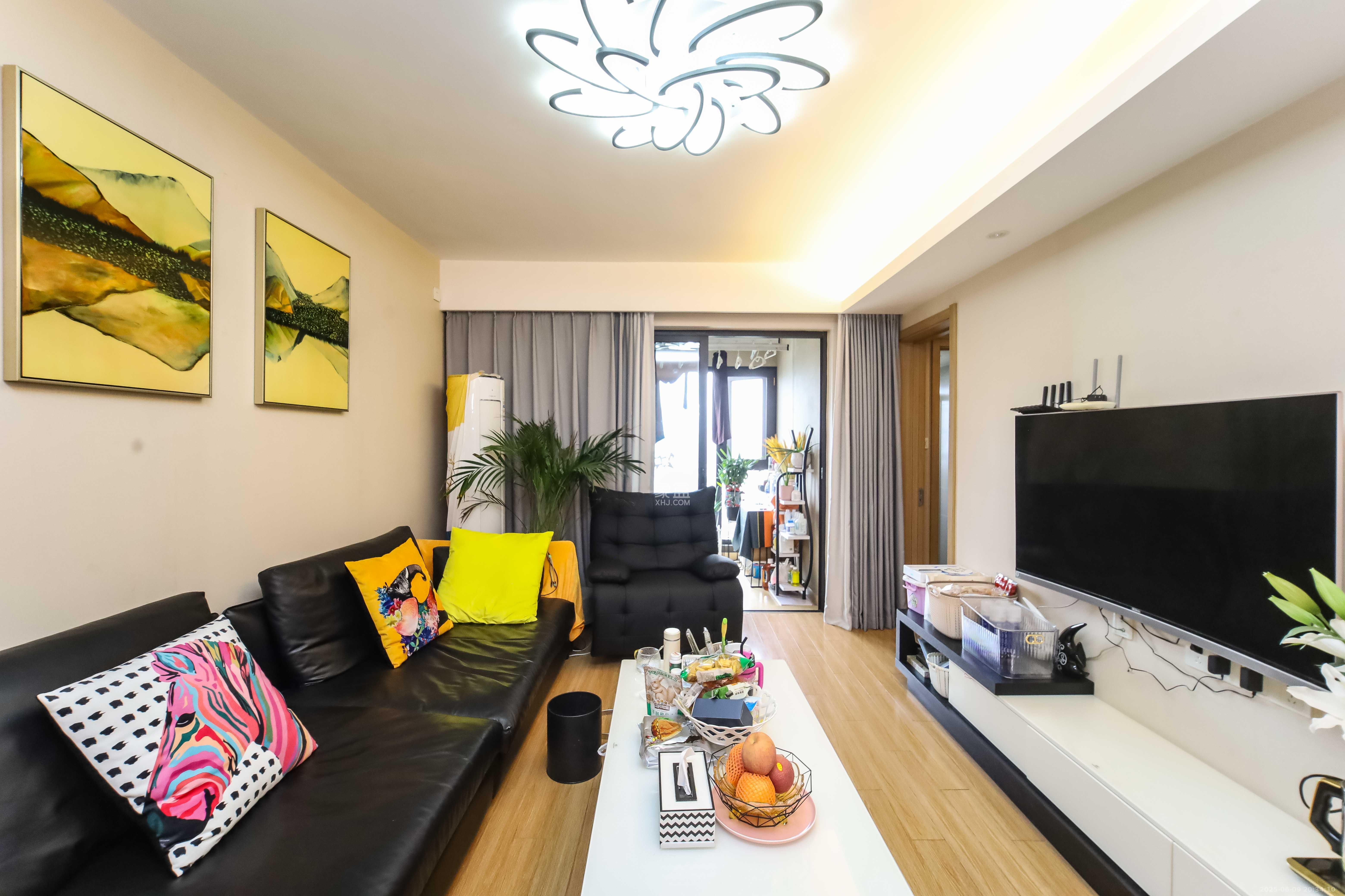 万科金域蓝湾 3室2厅2卫 125.0万 万科金域蓝湾 3室2厅2卫 125.0万客厅