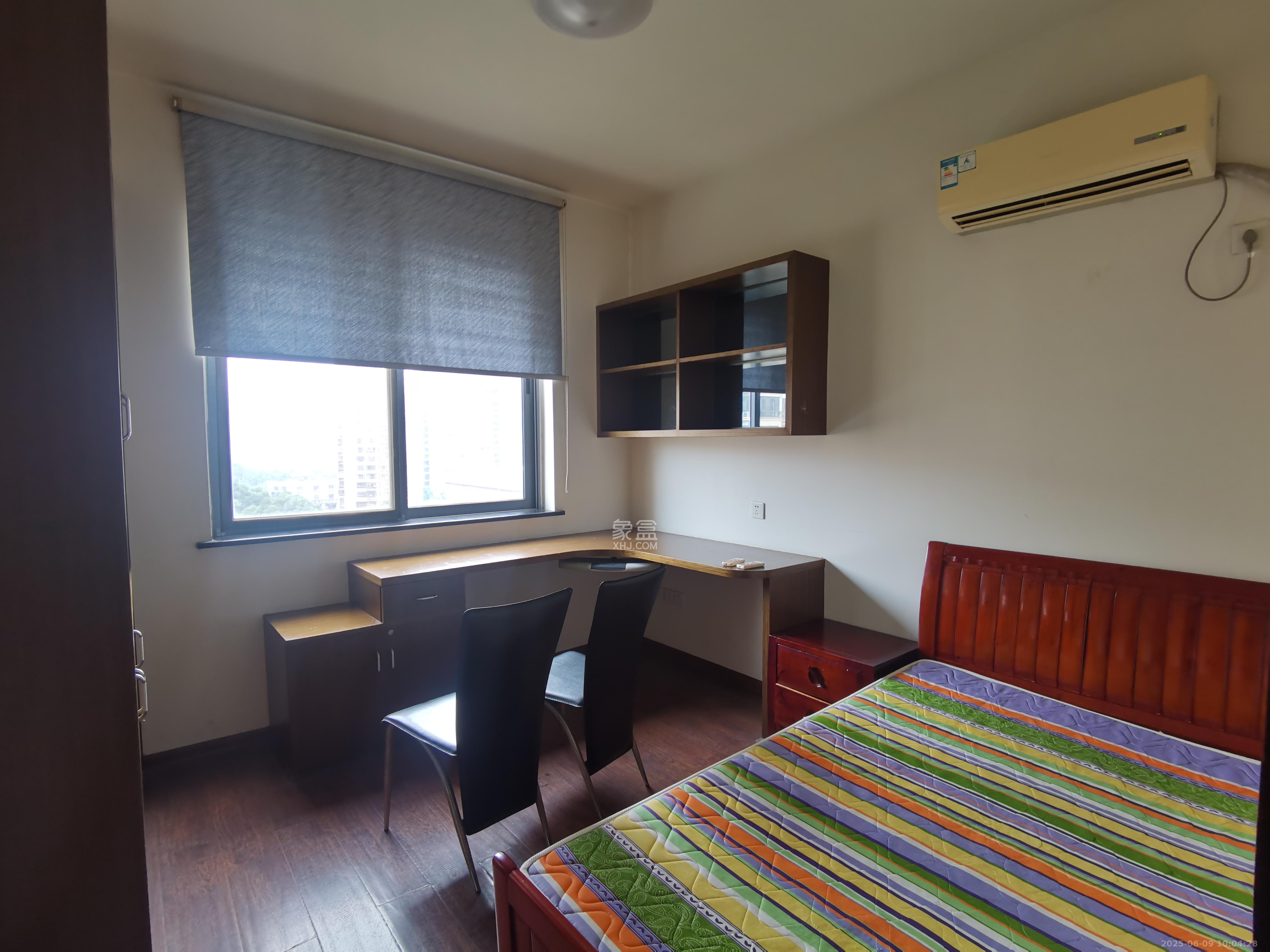 上海城小区  2室2厅1卫    1900.0元/月 上海城小区  2室2厅1卫    1900.0元/月室内图