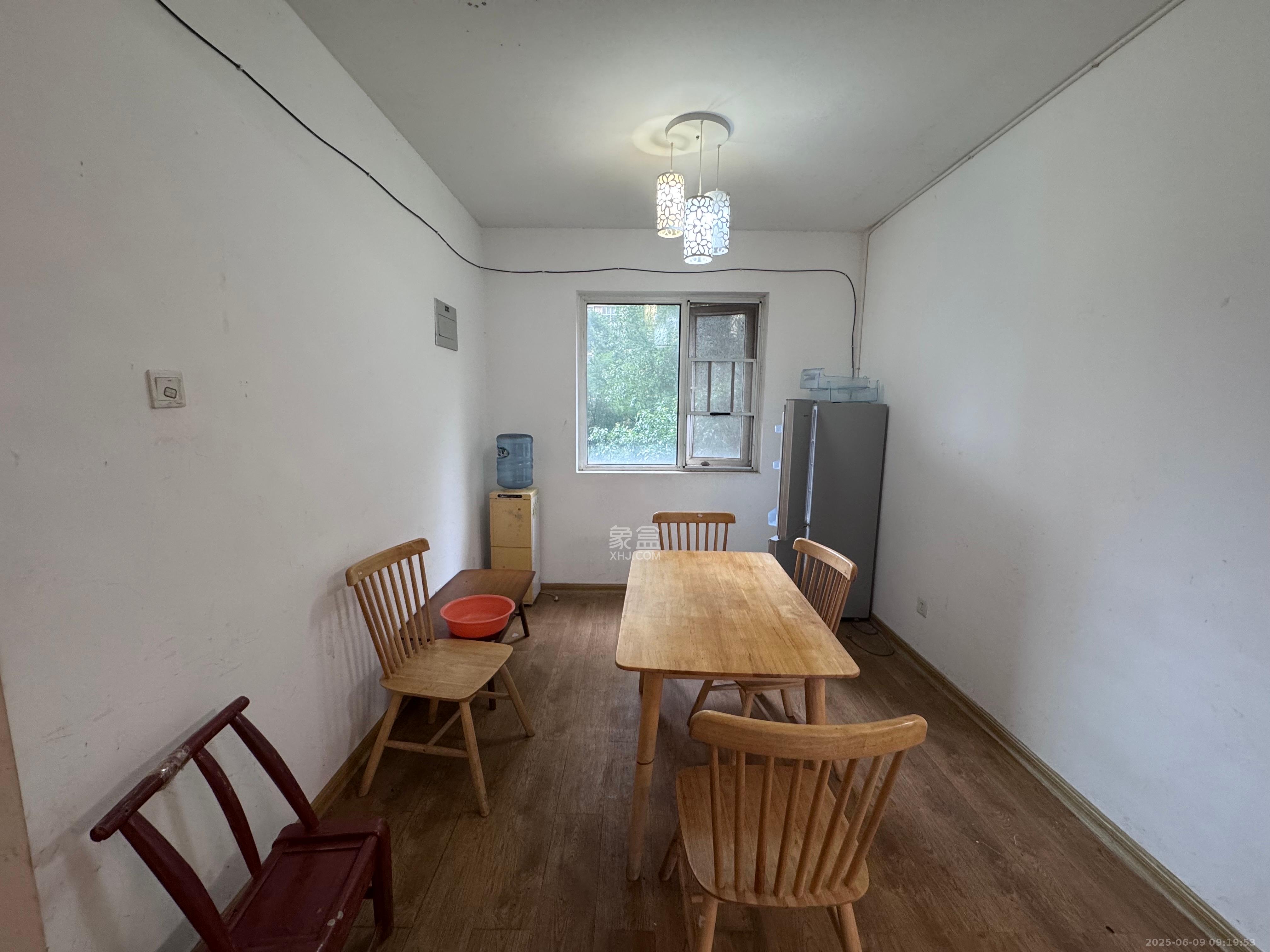 万国城(当代满庭春MOMA)三期 1室2厅2卫 2500.0元/月 万国城(当代满庭春MOMA)三期 1室2厅2卫 2500.0元/月室内图