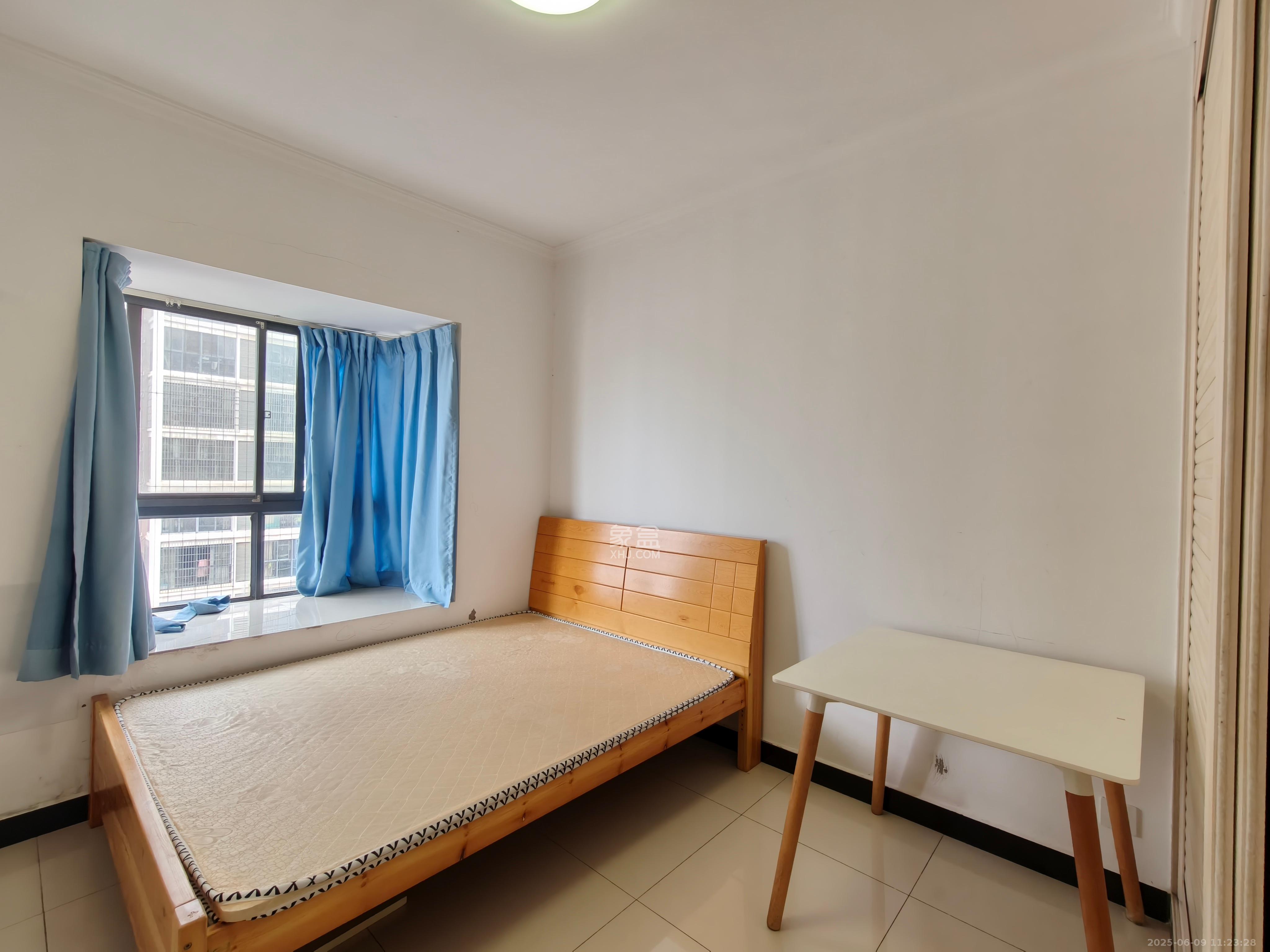 曙光领峰(曙光家园)  3室1厅1卫    2900.0元/月 曙光领峰(曙光家园)  3室1厅1卫    2900.0元/月室内图