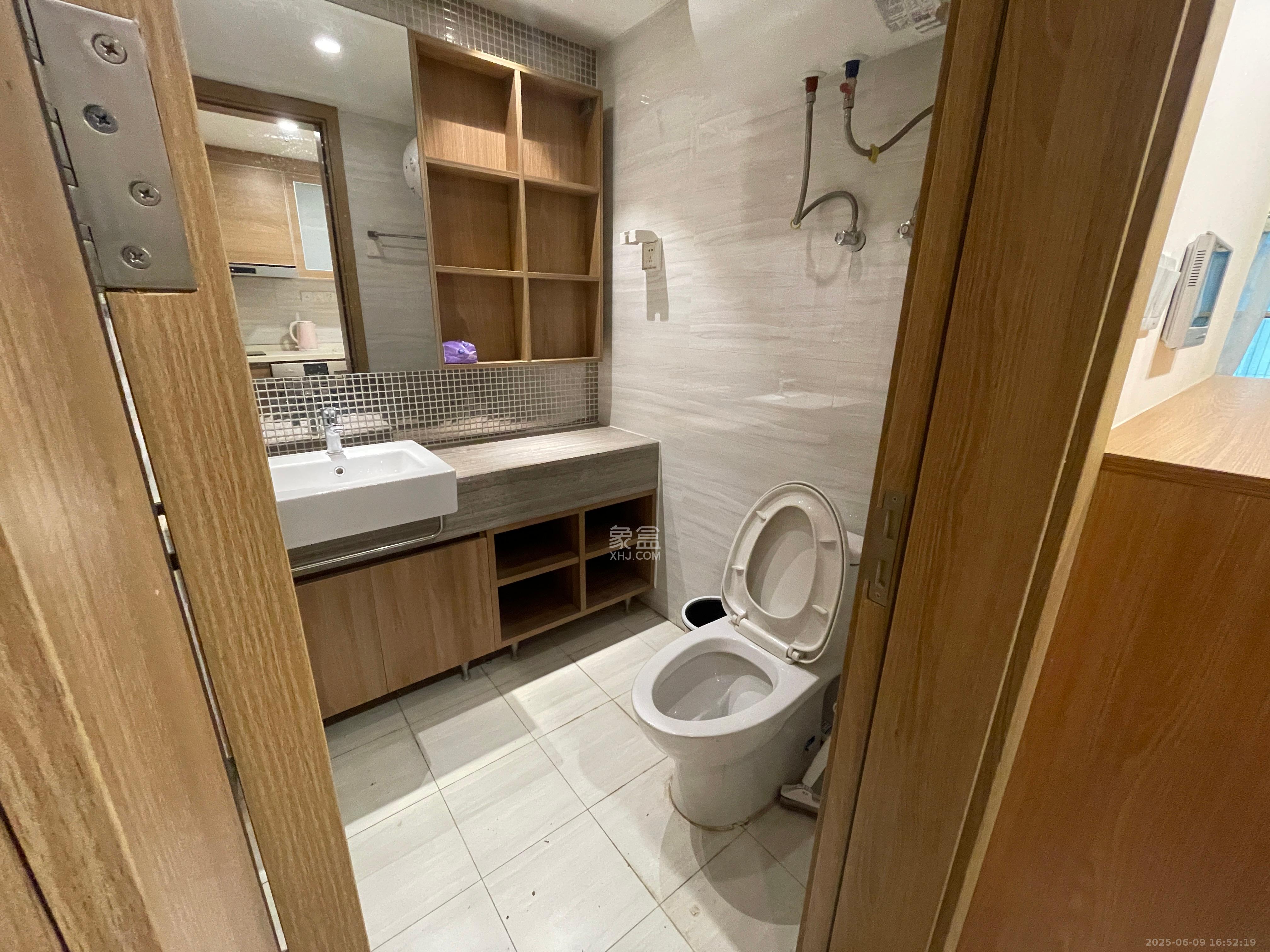 恒大翡翠华庭  1室1厅1卫    1400.0元/月 恒大翡翠华庭  1室1厅1卫    1400.0元/月室内图