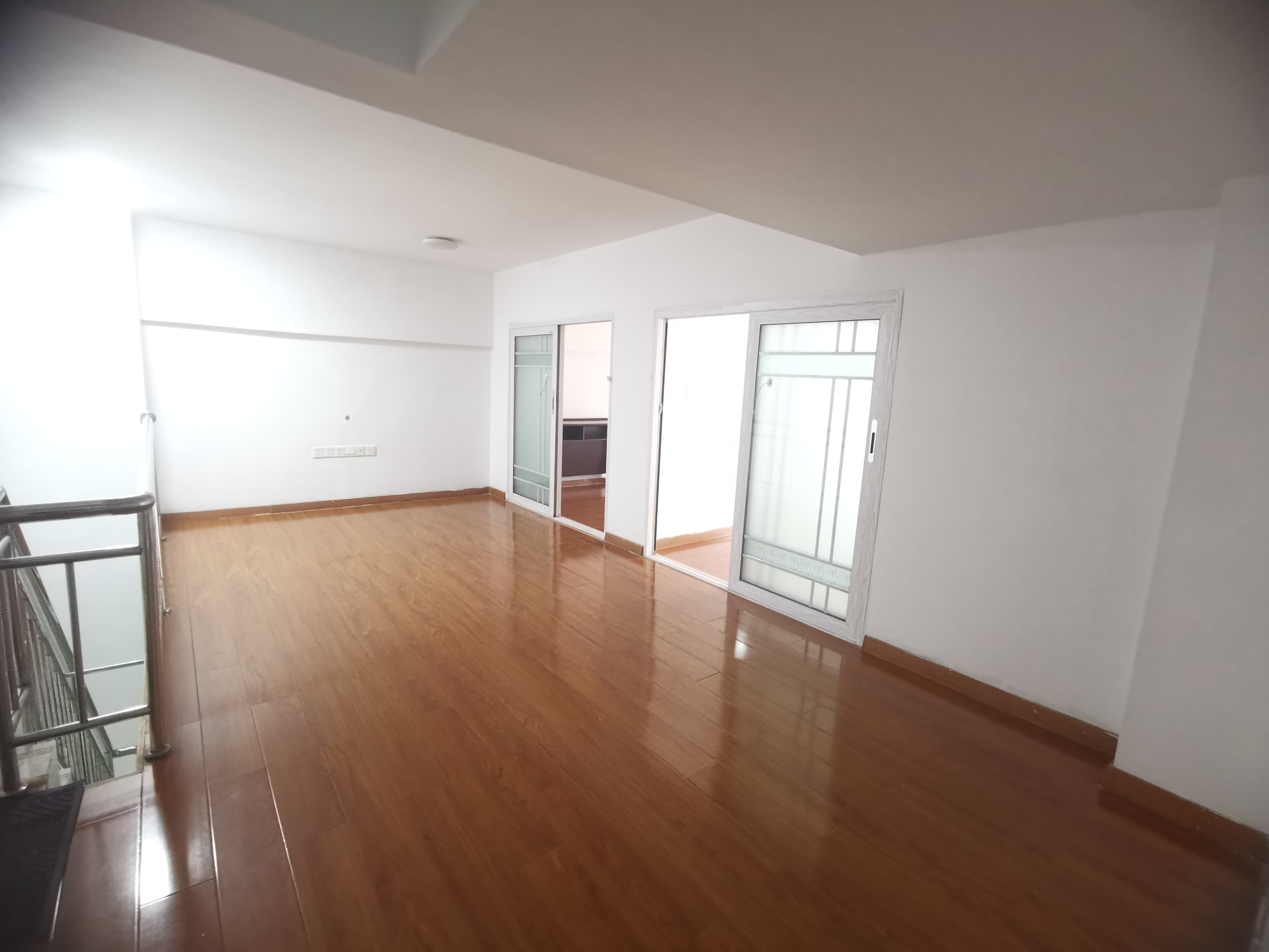 中建国际大厦  3室2厅2卫   2200.00元/月室内图