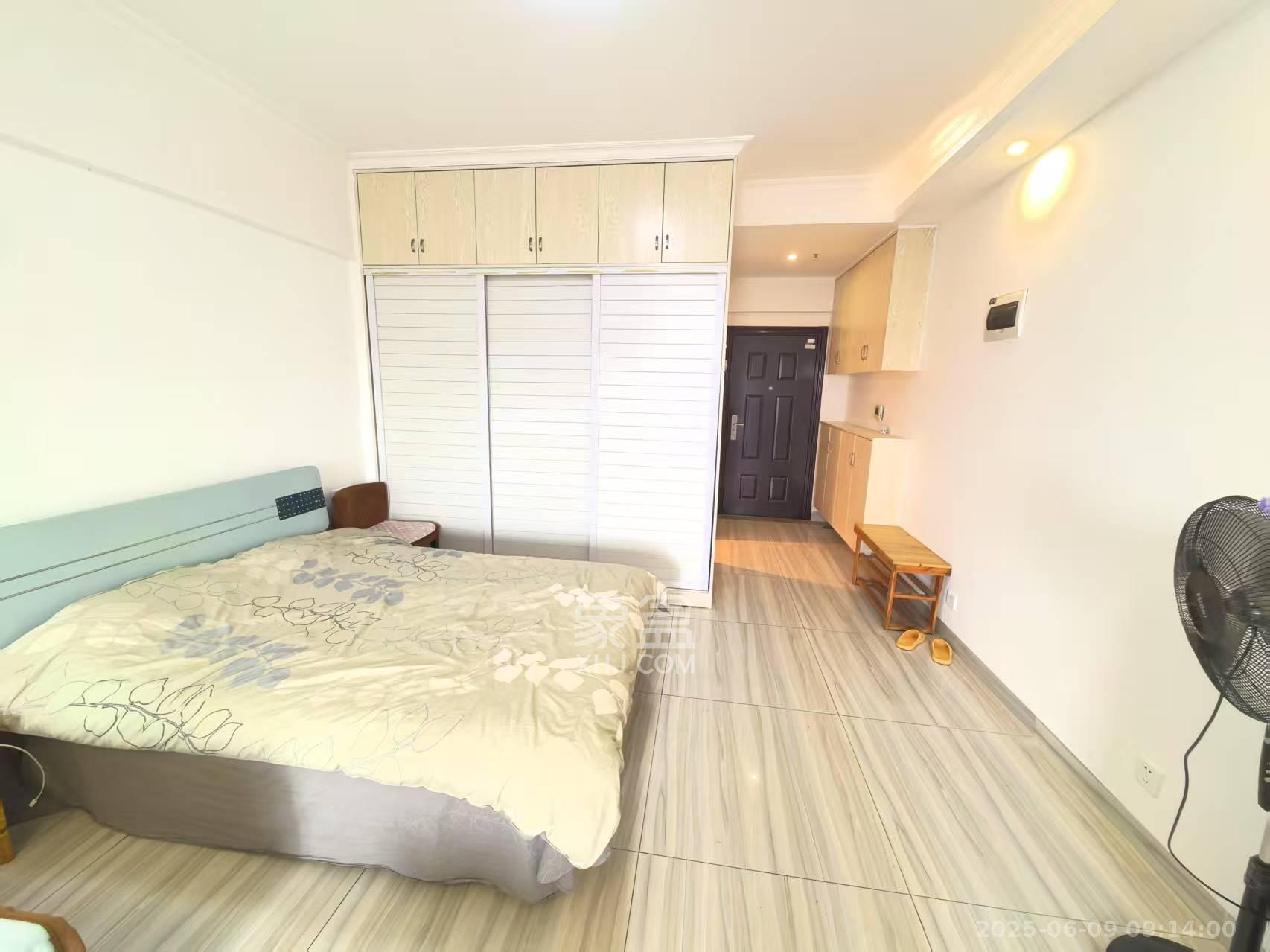 山水湾  1室1厅1卫    1300.0元/月室内图