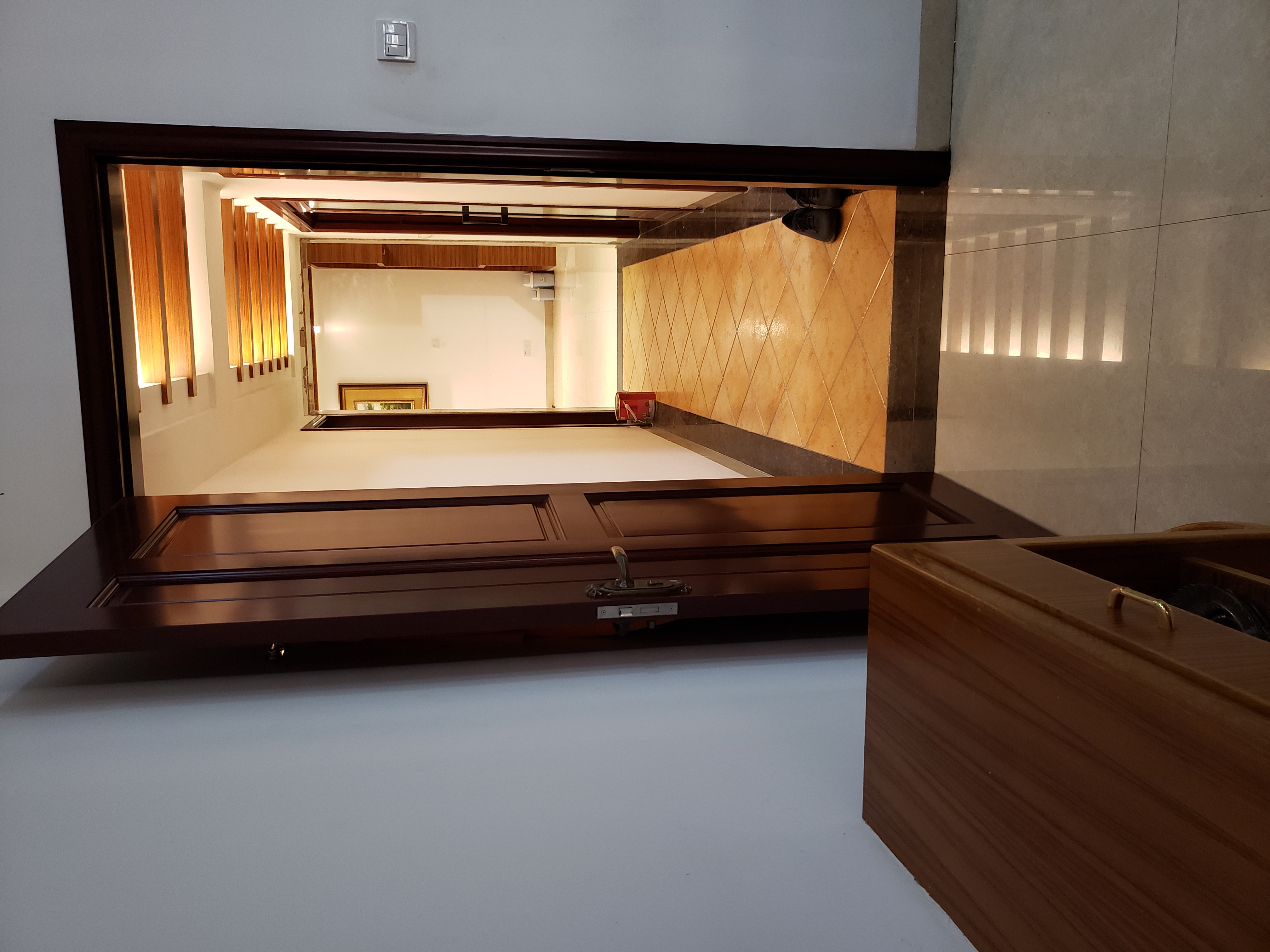 宜家广场  3室2厅1卫   3500.00元/月室内图