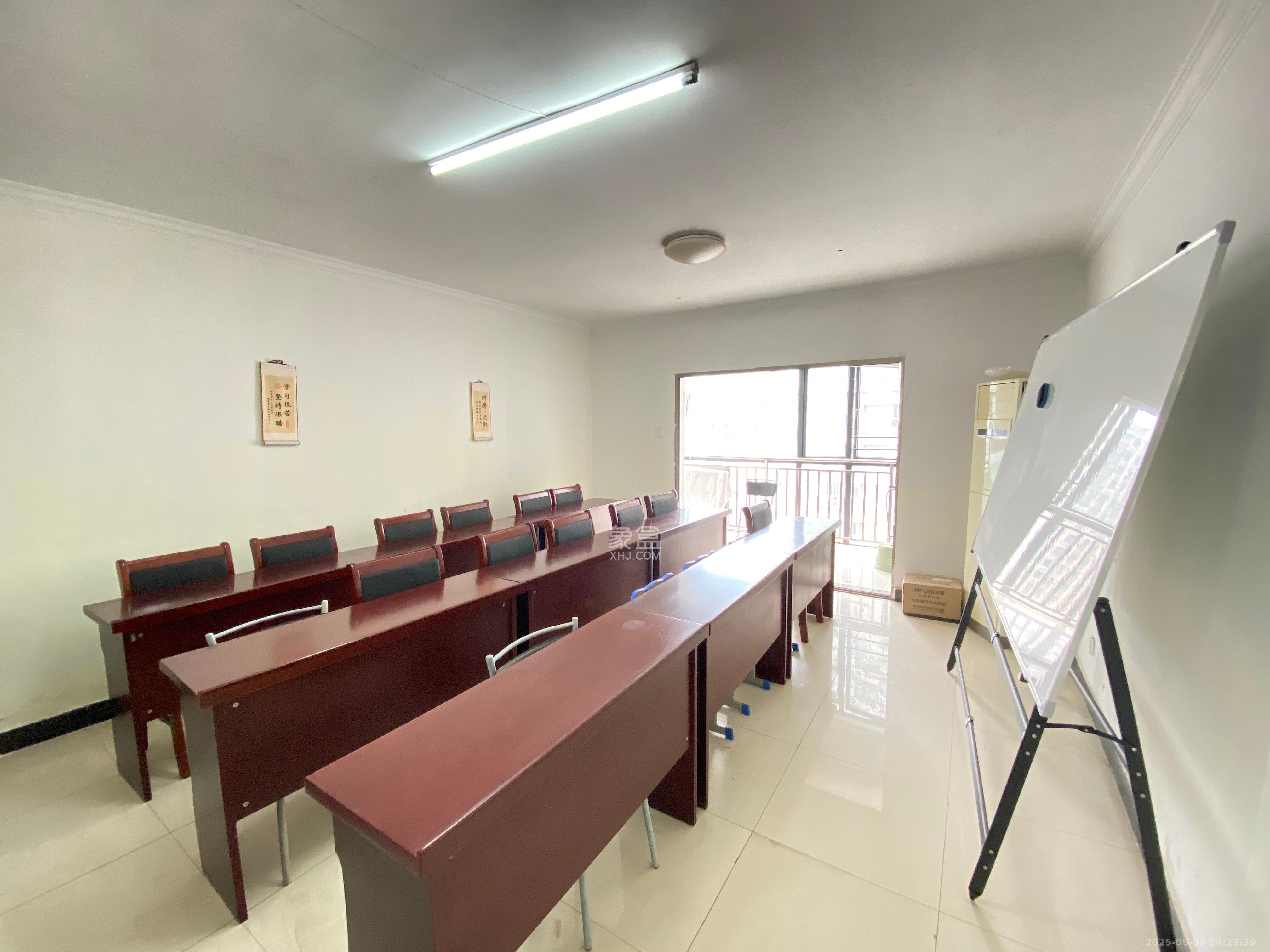 枫丹雅苑(天辰枫丹白露)  3室2厅1卫    4000.0元/月 枫丹雅苑(天辰枫丹白露)  3室2厅1卫    4000.0元/月