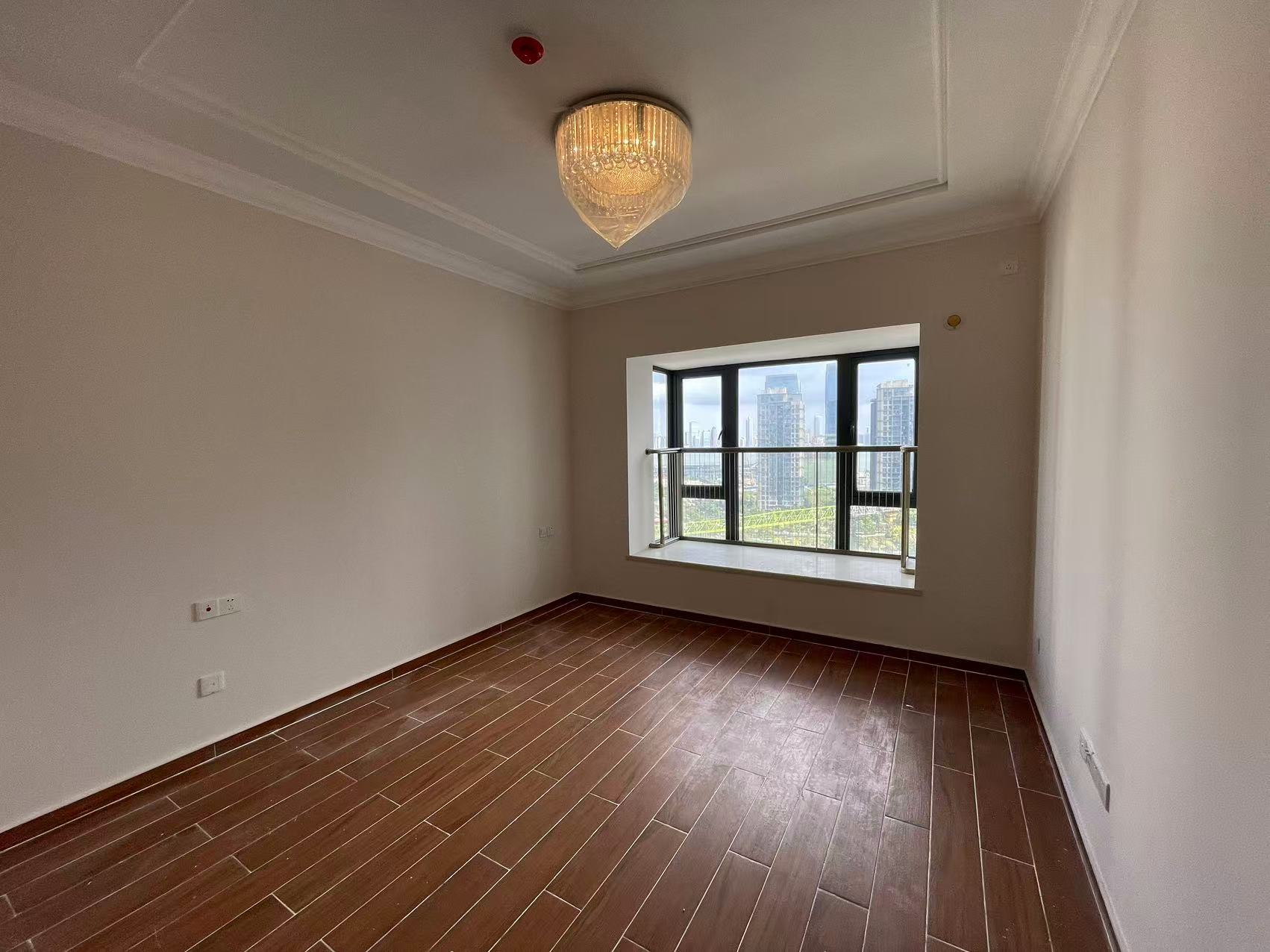 恒大美丽沙天瑞湾 3室2厅2卫 3500.0元/月 恒大美丽沙天瑞湾 3室2厅2卫 3500.0元/月室内图