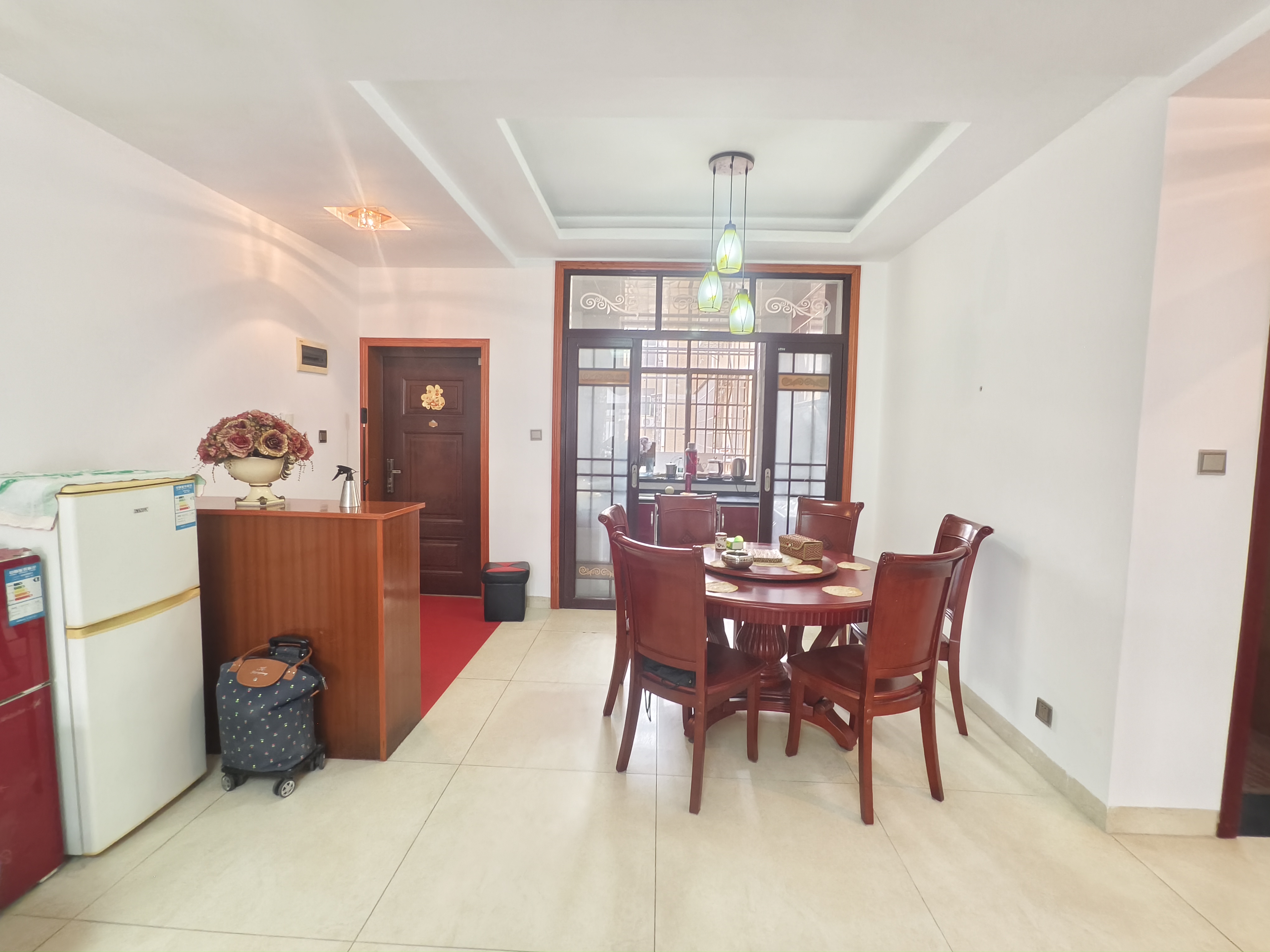 三元大市场  2室2厅1卫    52.8万客厅