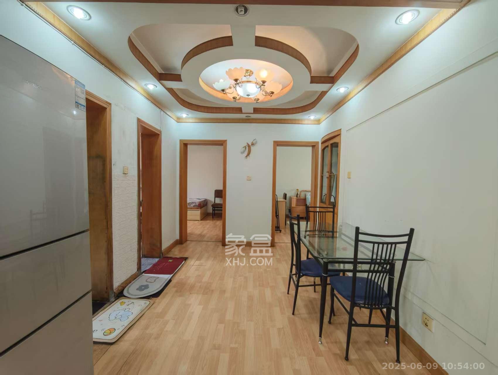 群芳园 1室2厅1卫 2000.0元/月 群芳园 1室2厅1卫 2000.0元/月室内图