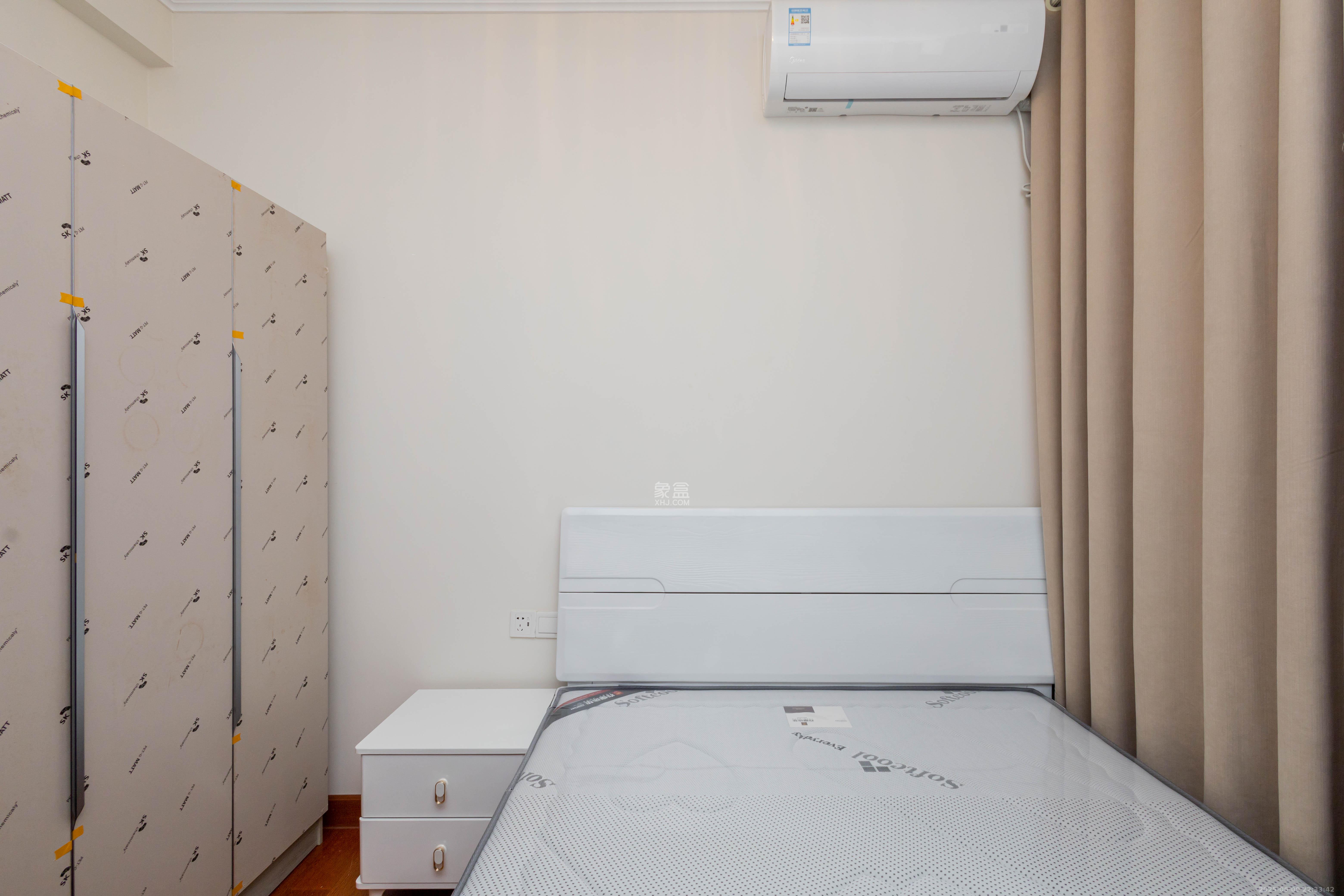 恒大江湾 3室2厅1卫 99.8万 恒大江湾 3室2厅1卫 99.8万卧室