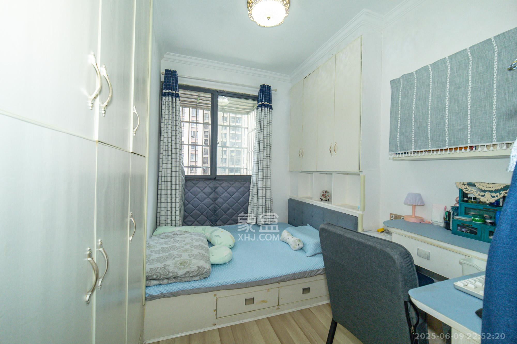 印山蓝色海岸 2室2厅1卫 38.0万 印山蓝色海岸 2室2厅1卫 38.0万卧室