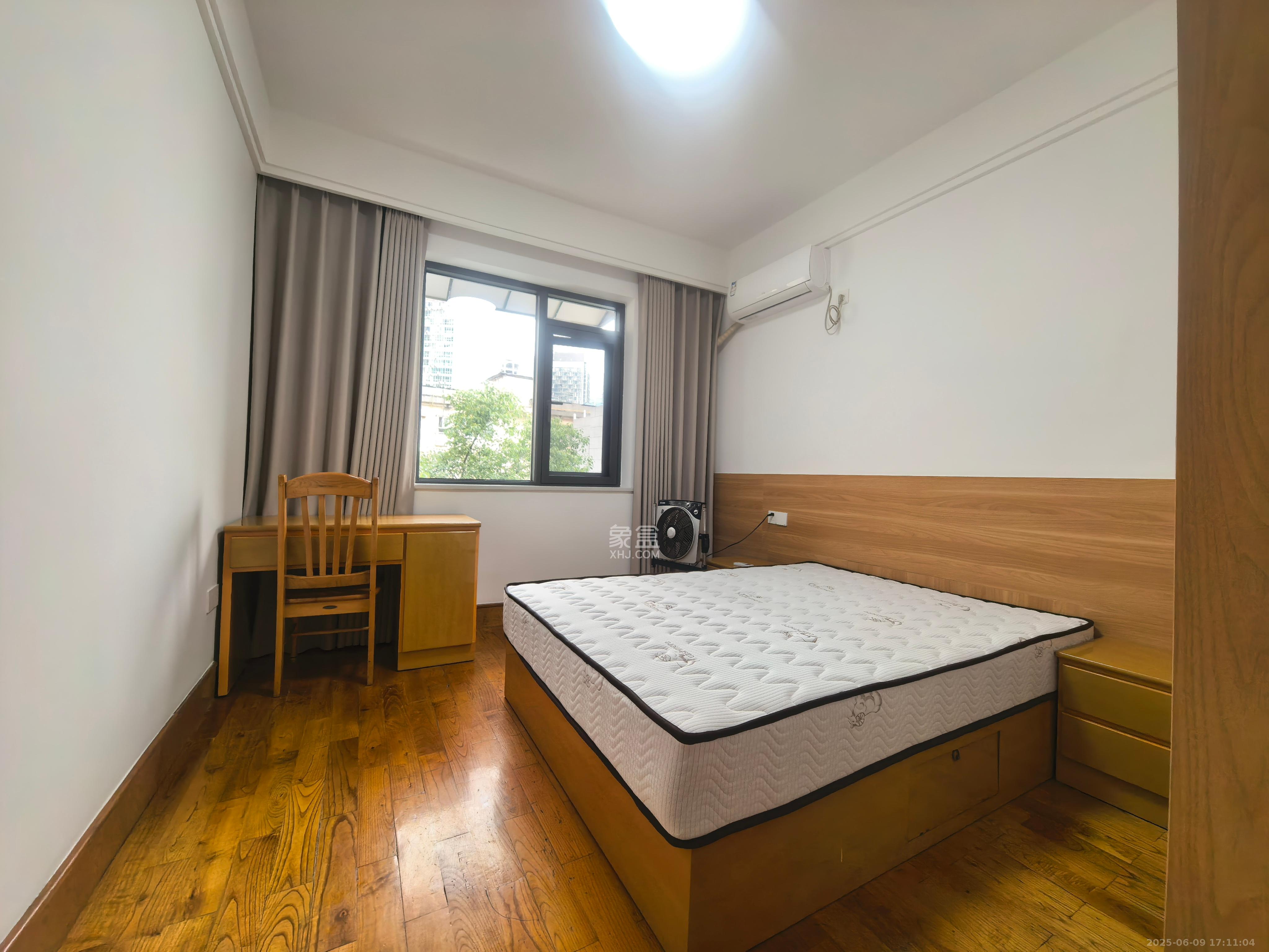 湘农桥社区 3室2厅2卫 2600.0元/月 湘农桥社区 3室2厅2卫 2600.0元/月室内图